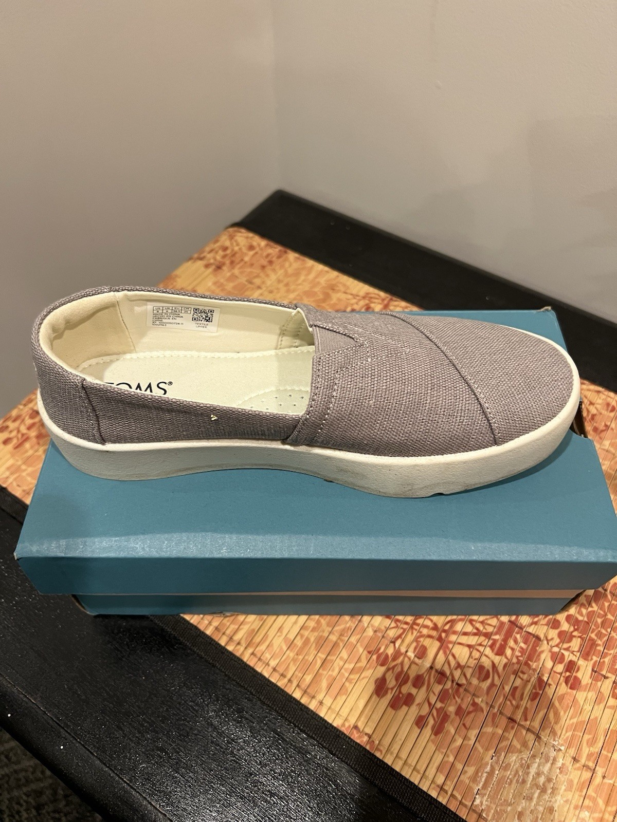 TOMS Women’s Verona Platform Slip On Sneakers Shoes Dove Grey Sz 8 Canvas W/Box