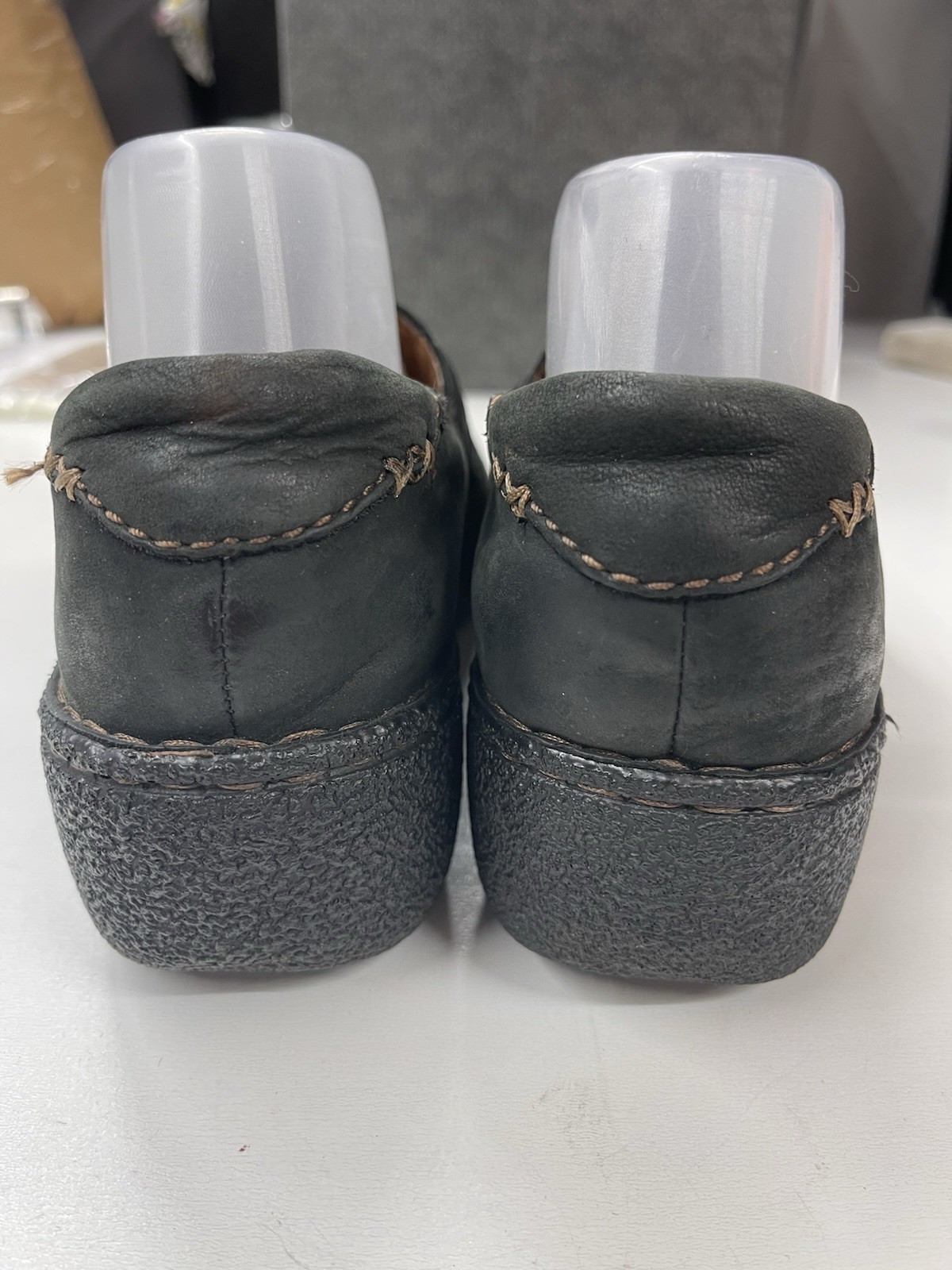 Clarks Artisan Women’s Black Leather Slip-on Shoes with Button Details Size 11 M