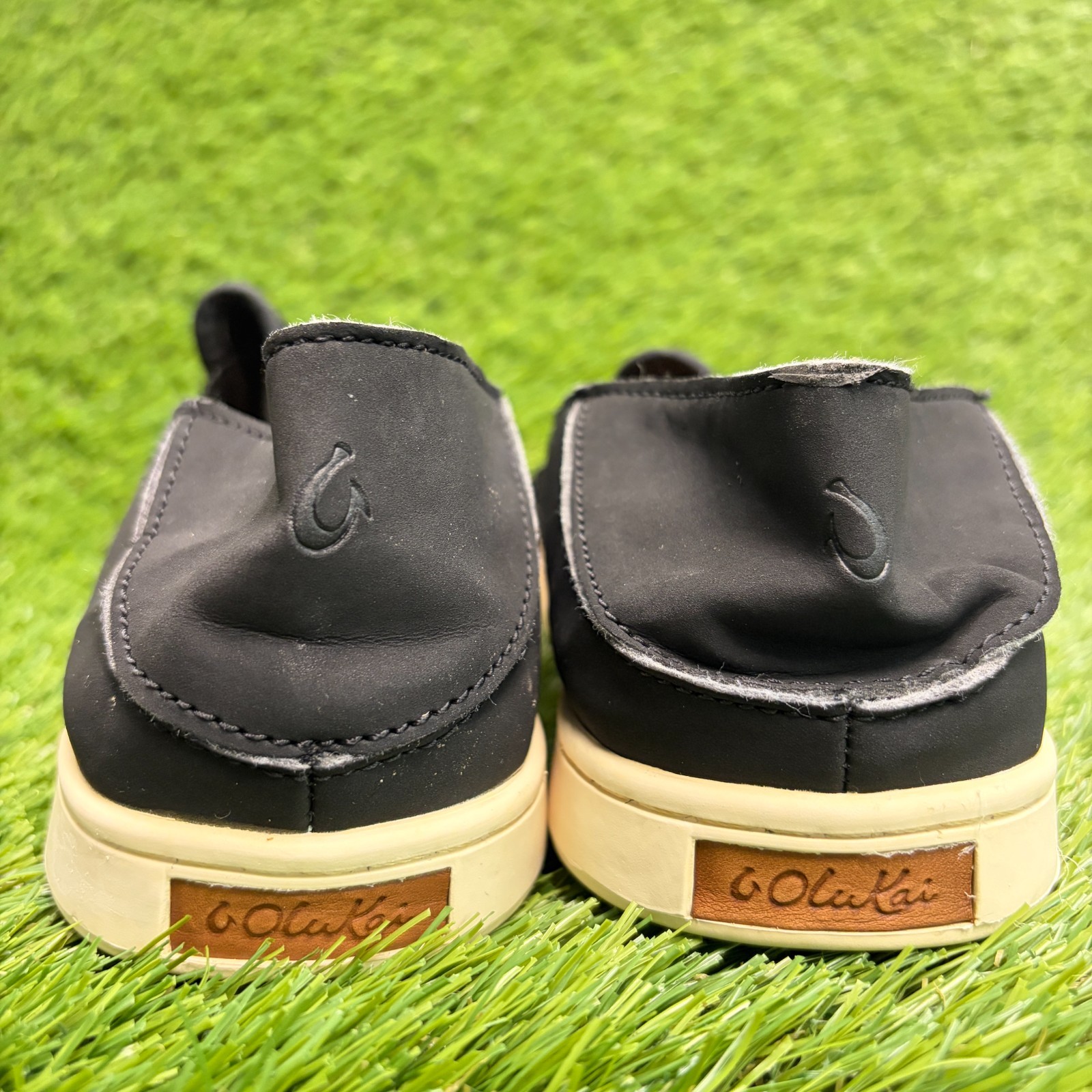 OluKai Pehuea Womens Size 8.5 Black Brown Casual Comfort Slip On Shoes Sneakers