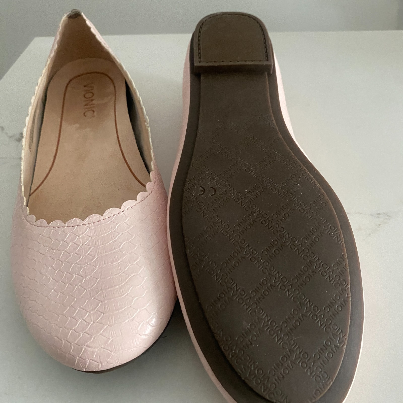 Vionic Julieta Pink Snake Embossed Leather Scalloped Ballet Flats Comfort 9 NWOT