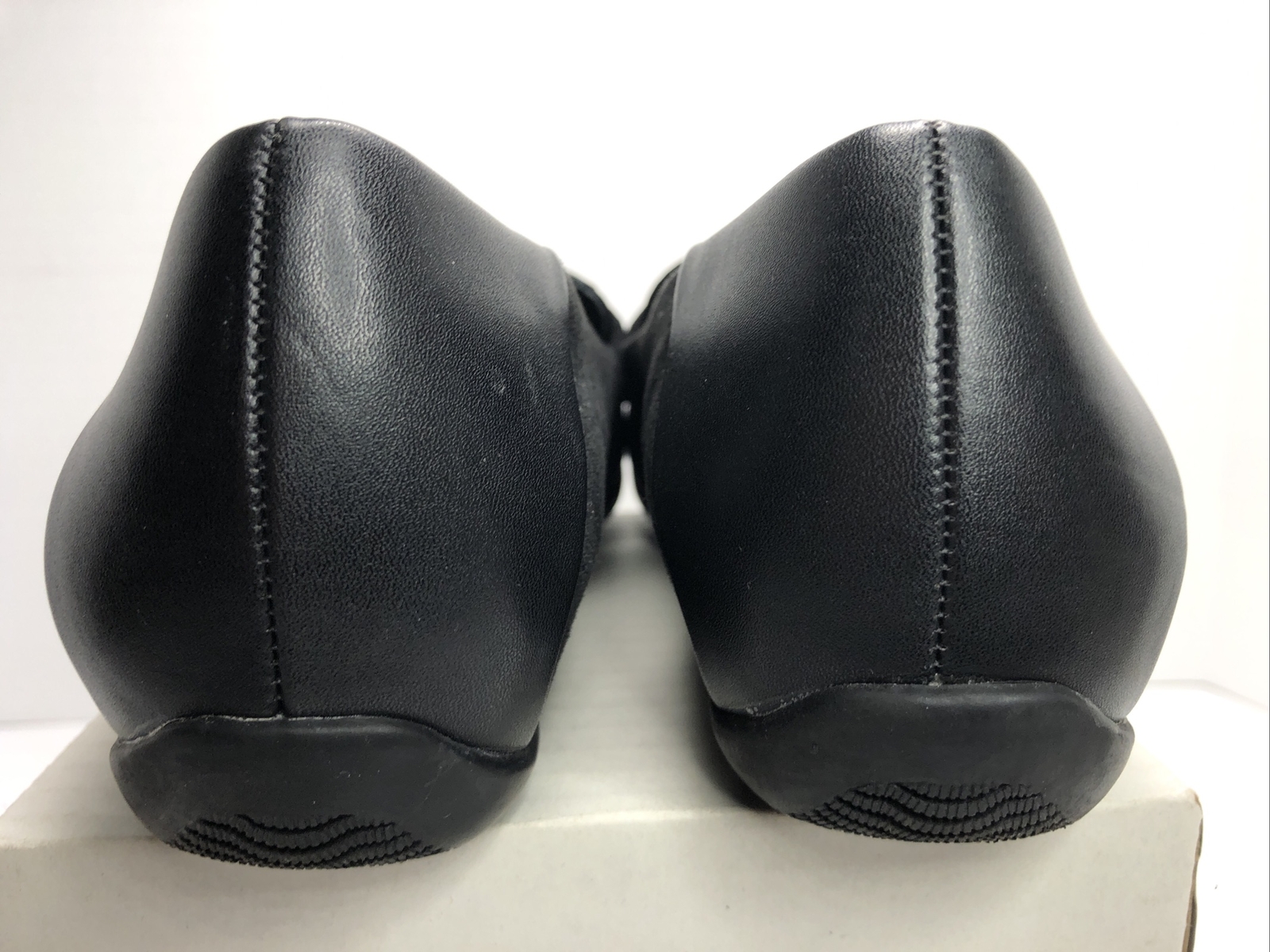 Baretraps Juliya Loafers Size 5.5 Black Leather