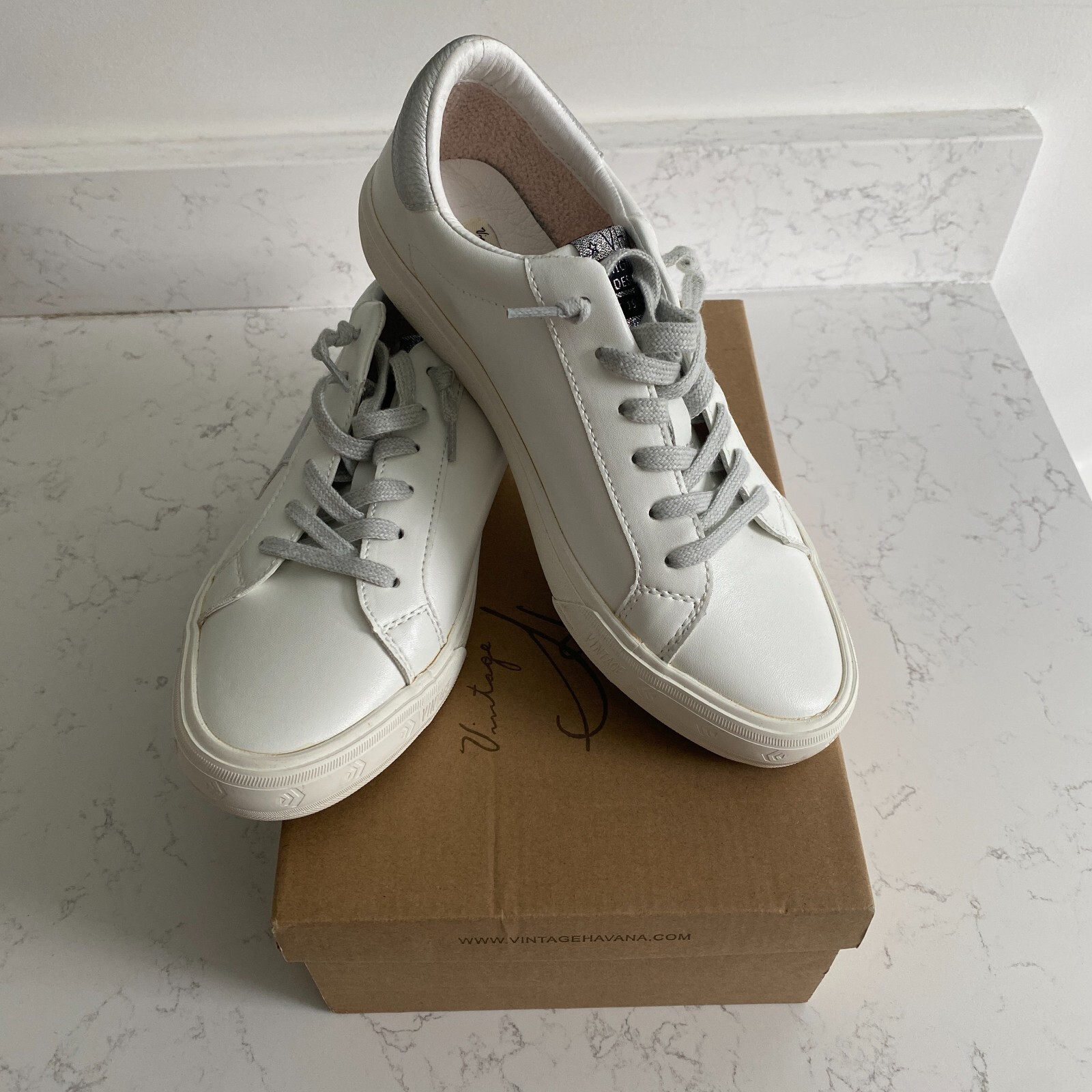 NWT Vintage Havana Women’s Mighty White Silver Multi Sneakers Size 8.5 Fall