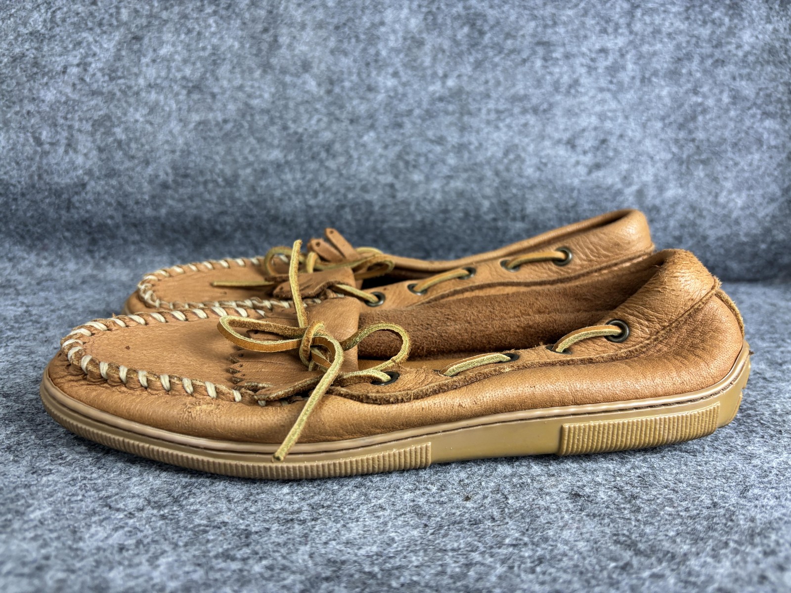 Minnetonka Moosehide Classic Loafer Womens Size 8.5 Brown Slip On USA Moccasin