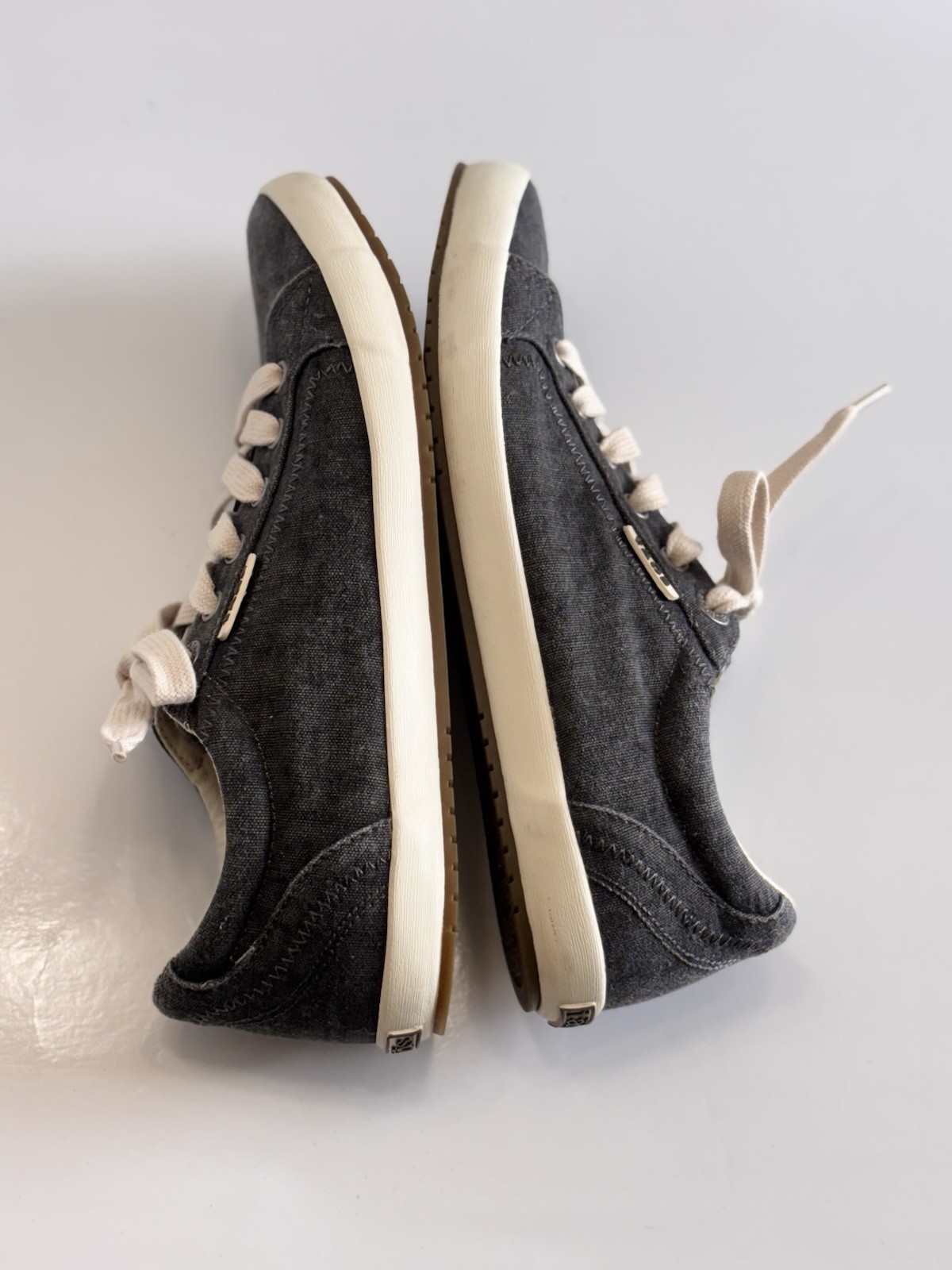 Taos Star Women’s Sz 8.5 Charcoal Wash Canvas Lace Up Comfort Sneaker STA-12844