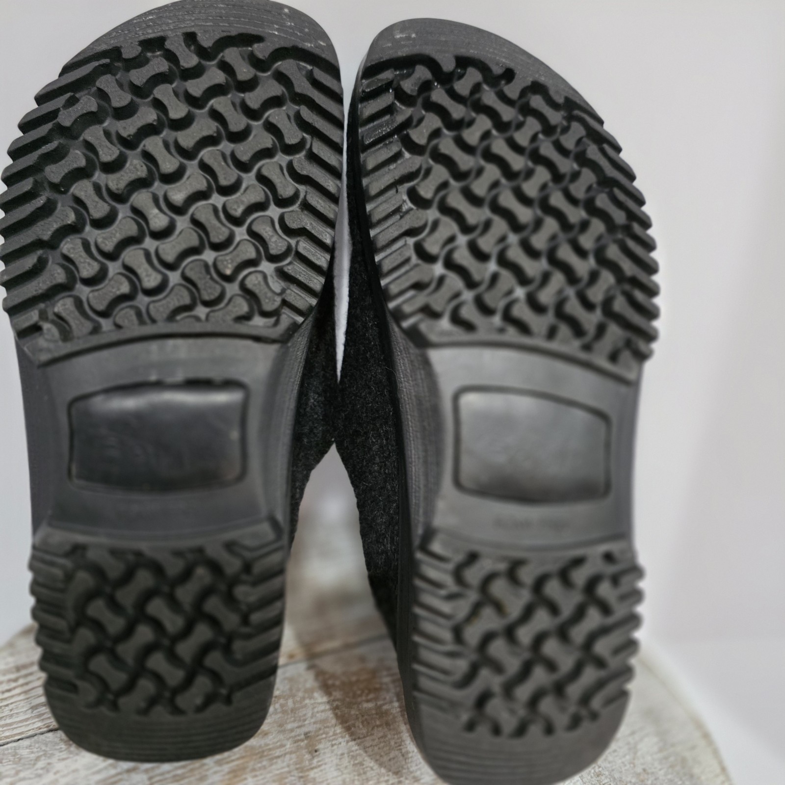 Birkenstocks Betula 38 Gray Charcoal Felt Clogs