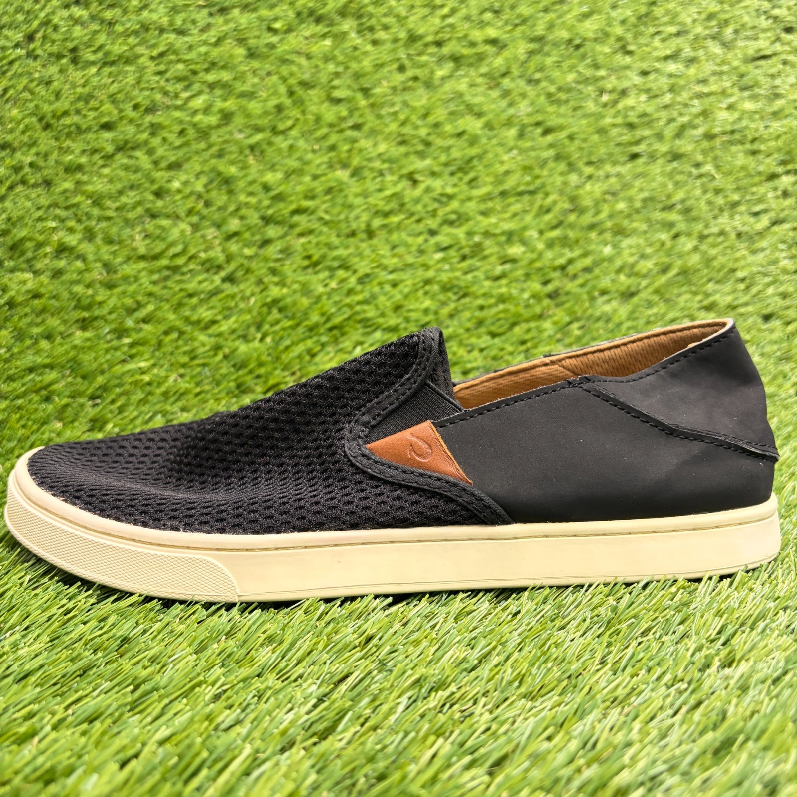 OluKai Pehuea Womens Size 8.5 Black Brown Casual Comfort Slip On Shoes Sneakers