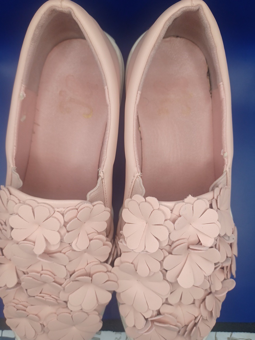 Journee Collection Pink Slip On Sneakers 3D Flowers Floral Women’s Size 8 EU 38