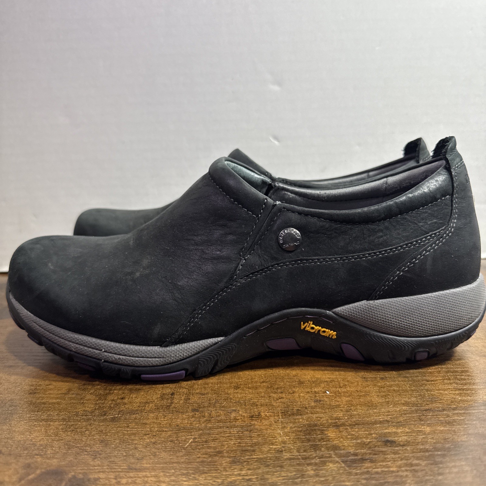 Dansko Patti Women’s 41 Black Leather Waterproof Slip-On Clogs Vibram MINT COND