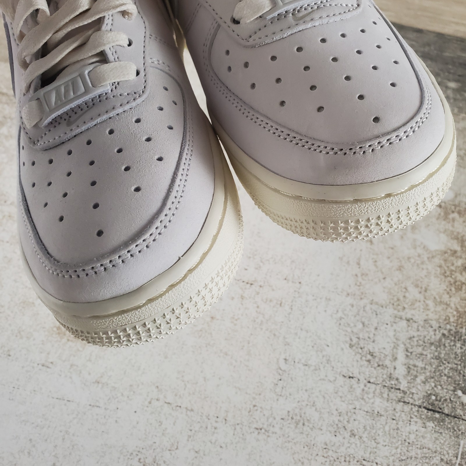 Nike Air Force 1 Womens Shoes Sz 5 Running Summit White Leather Lace Up Sneakers