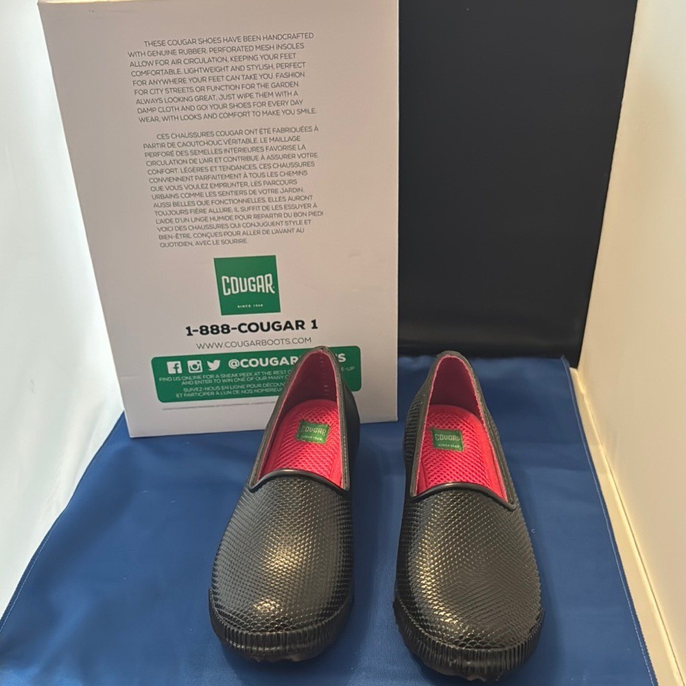 Cougar Black and Red Slip-On Flats for Everyday Comfort women’s size 8