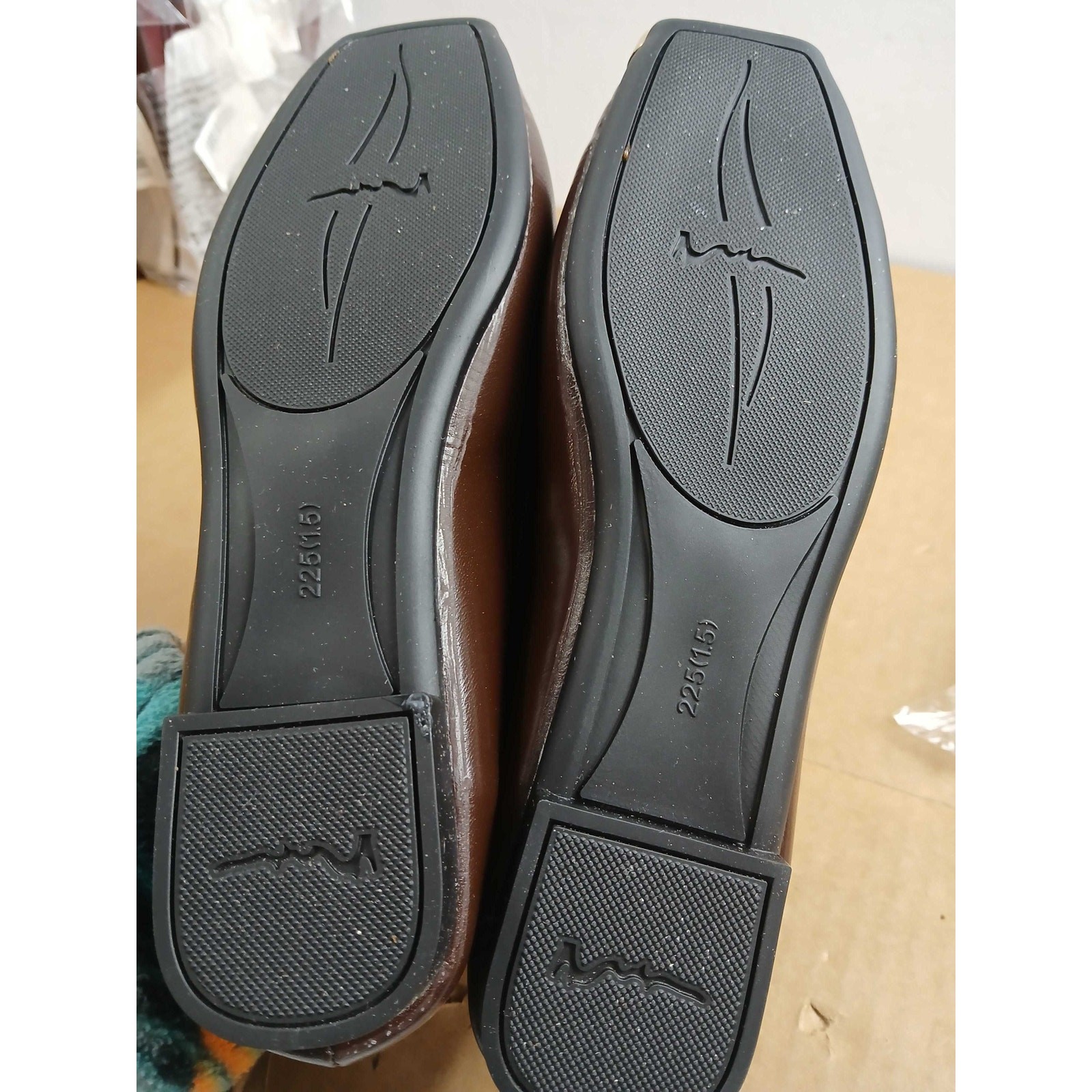 USED no brand nameBrown square-tBrown square-toe flat- 225 (1.5)