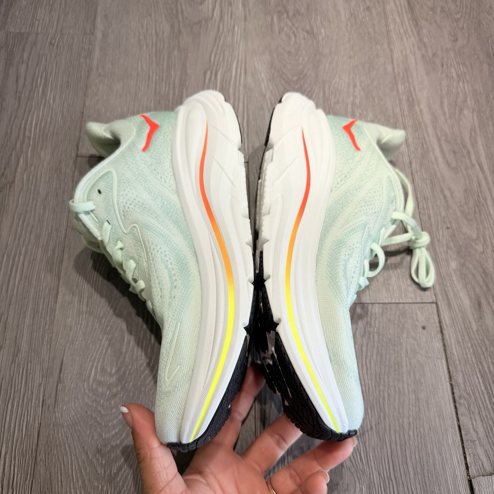 Hoka One One Clifton 10 Womens Size 7 B Sea Glass Neon Running Shoes Sneakers
