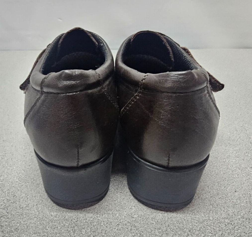 NIB RelaxShoe Eden Womens Size 6.5 Brown Leather Casual Walking Shoe Comfort