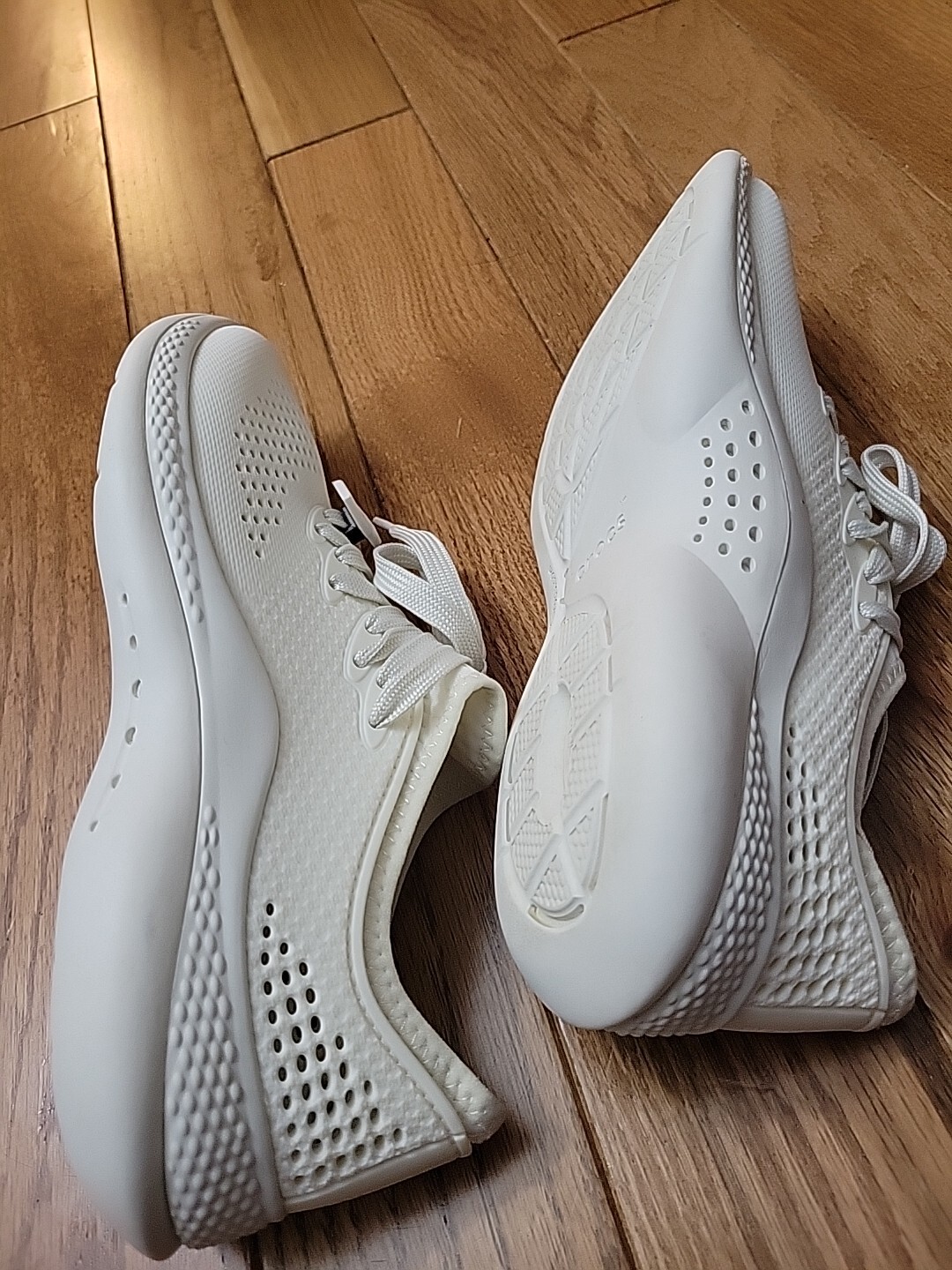 Crocs LiteRide 360 Pacer Sneakers Shoes Women’s Size 9 Ivory 206705