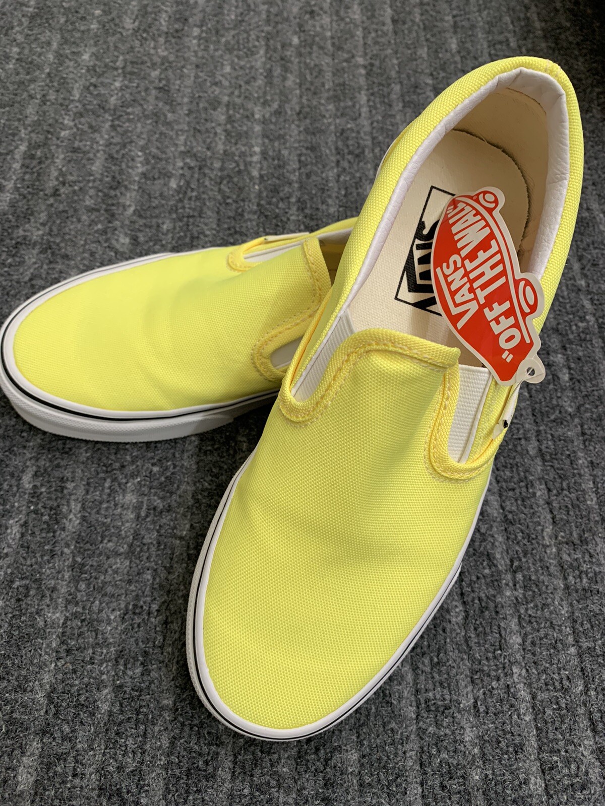 Vans unisex adults slip on Yellow Sneaker , Brand New, W 6.5, M 5 With Box