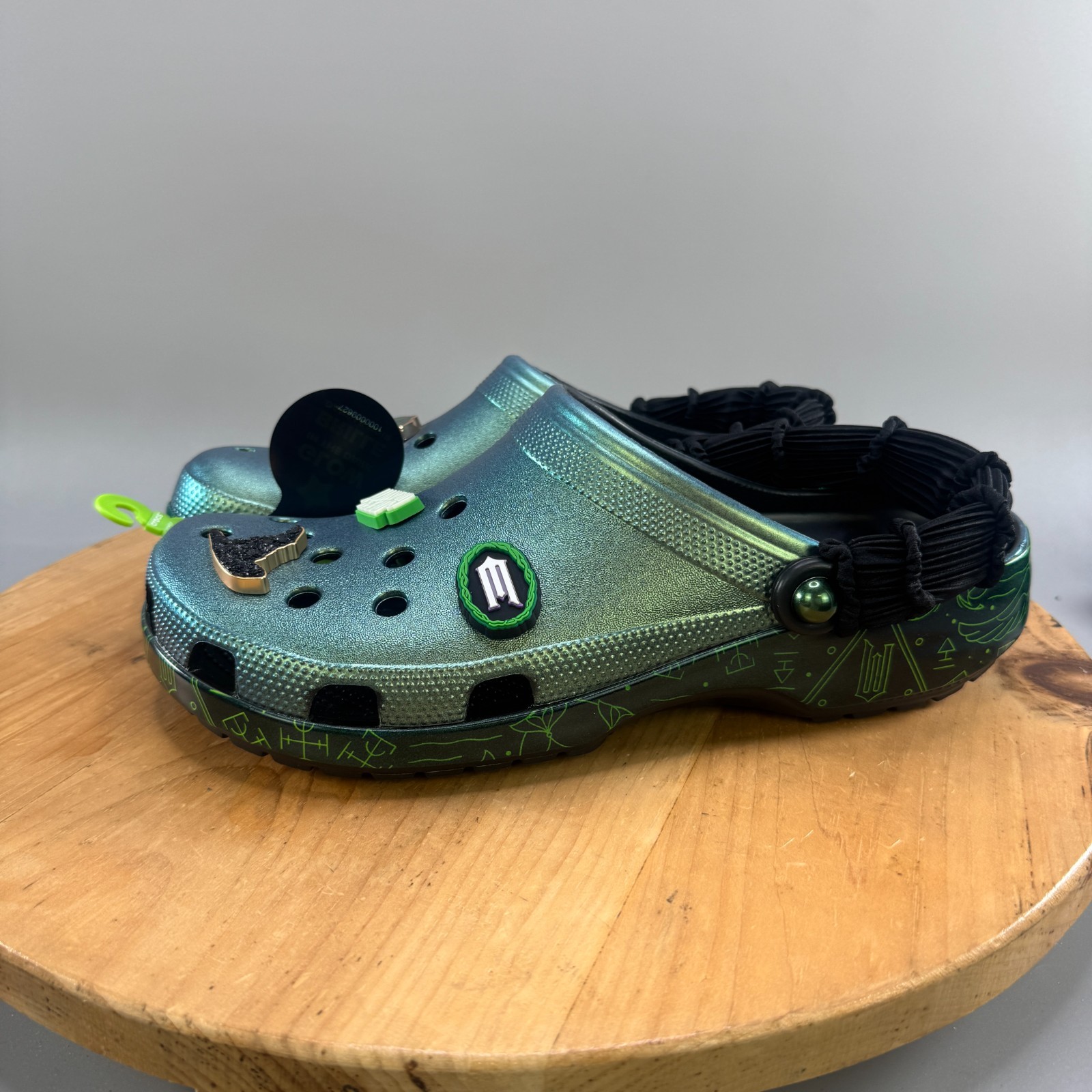 Crocs Wicked Elphaba Womens Size 7 Classic Clogs Limited Edition w/ Jibbitz NEW