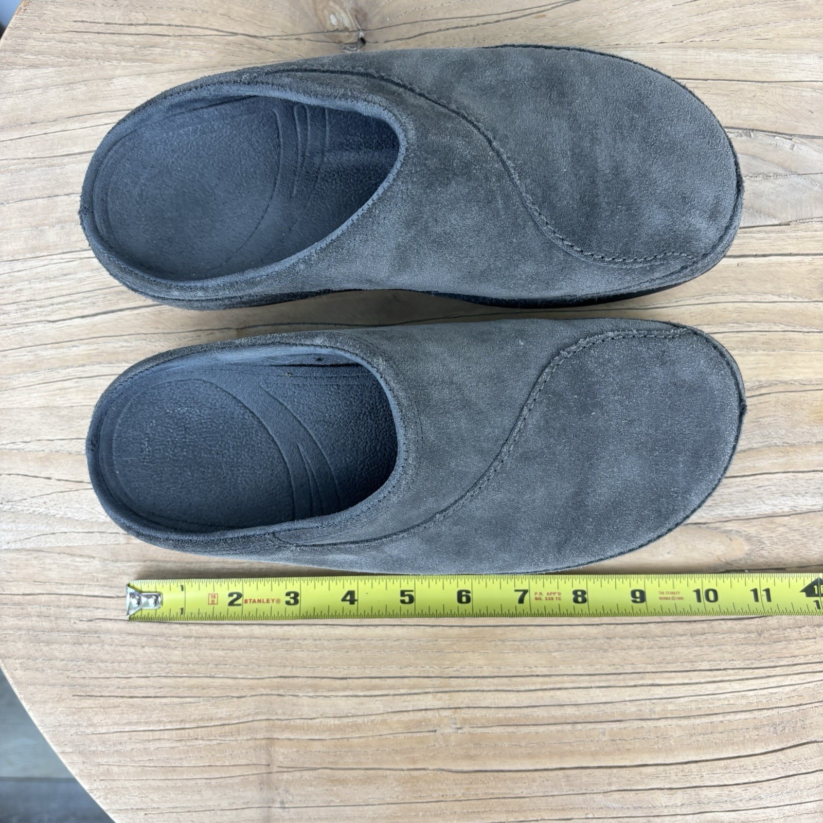FitFlop Clogs Womens 8 Suede Slip On Mules Shoe Gray Walking Work Out Comfort