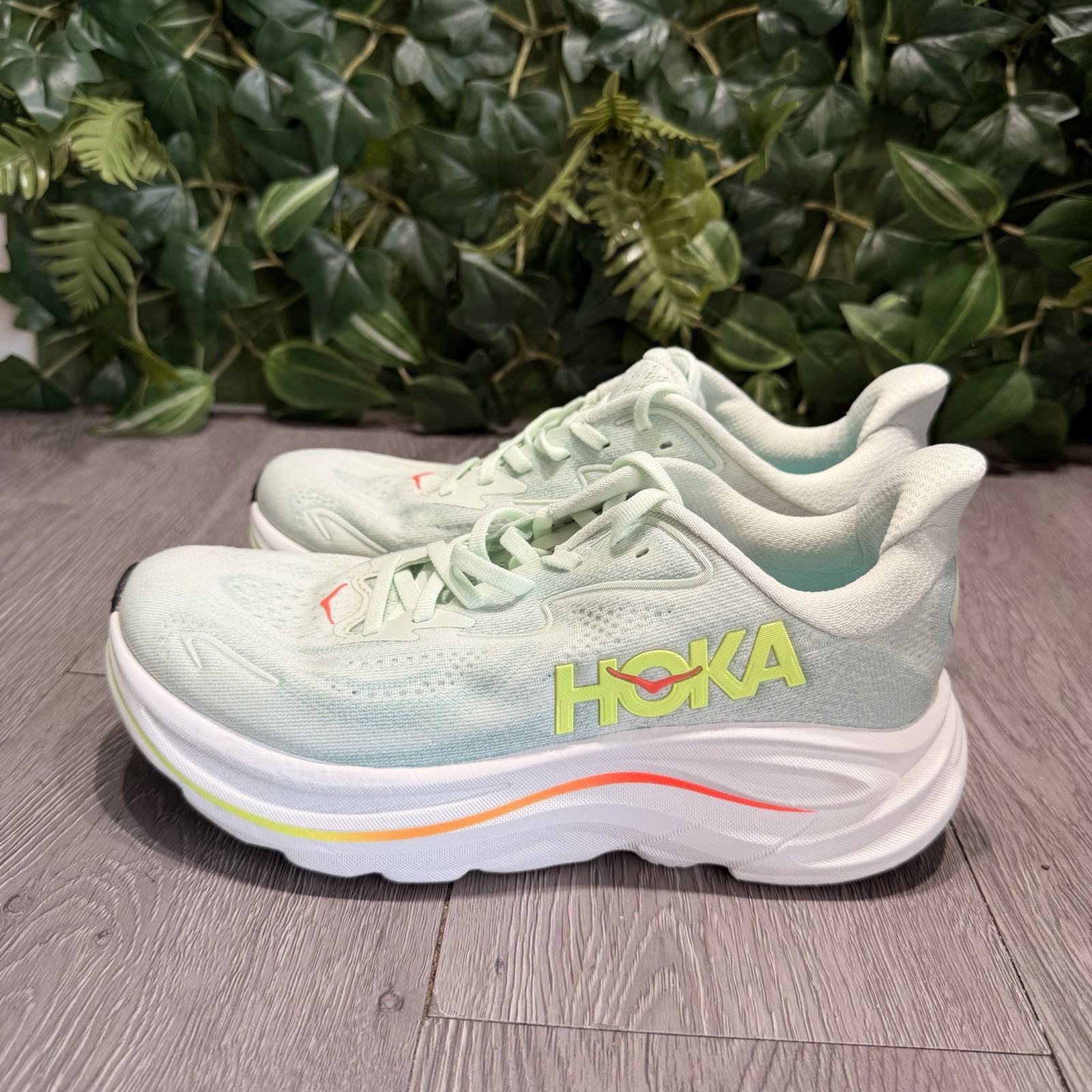 Hoka One One Clifton 10 Womens Size 7 B Sea Glass Neon Running Shoes Sneakers