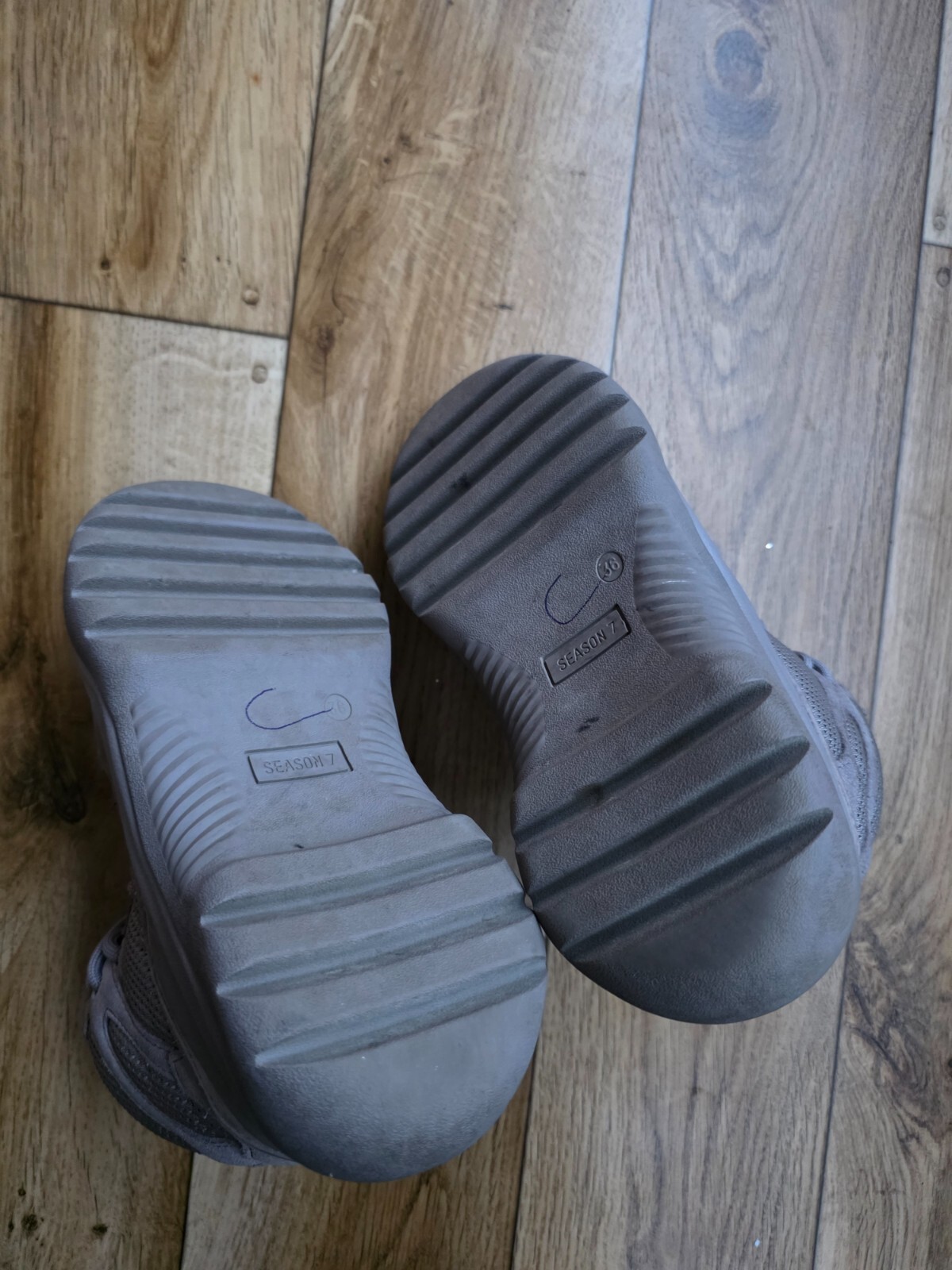 ADIDAS YEEZY SEASON 7 DESERT BOOTS SIZE 36 EU, 5.5 US, 3.5 UK