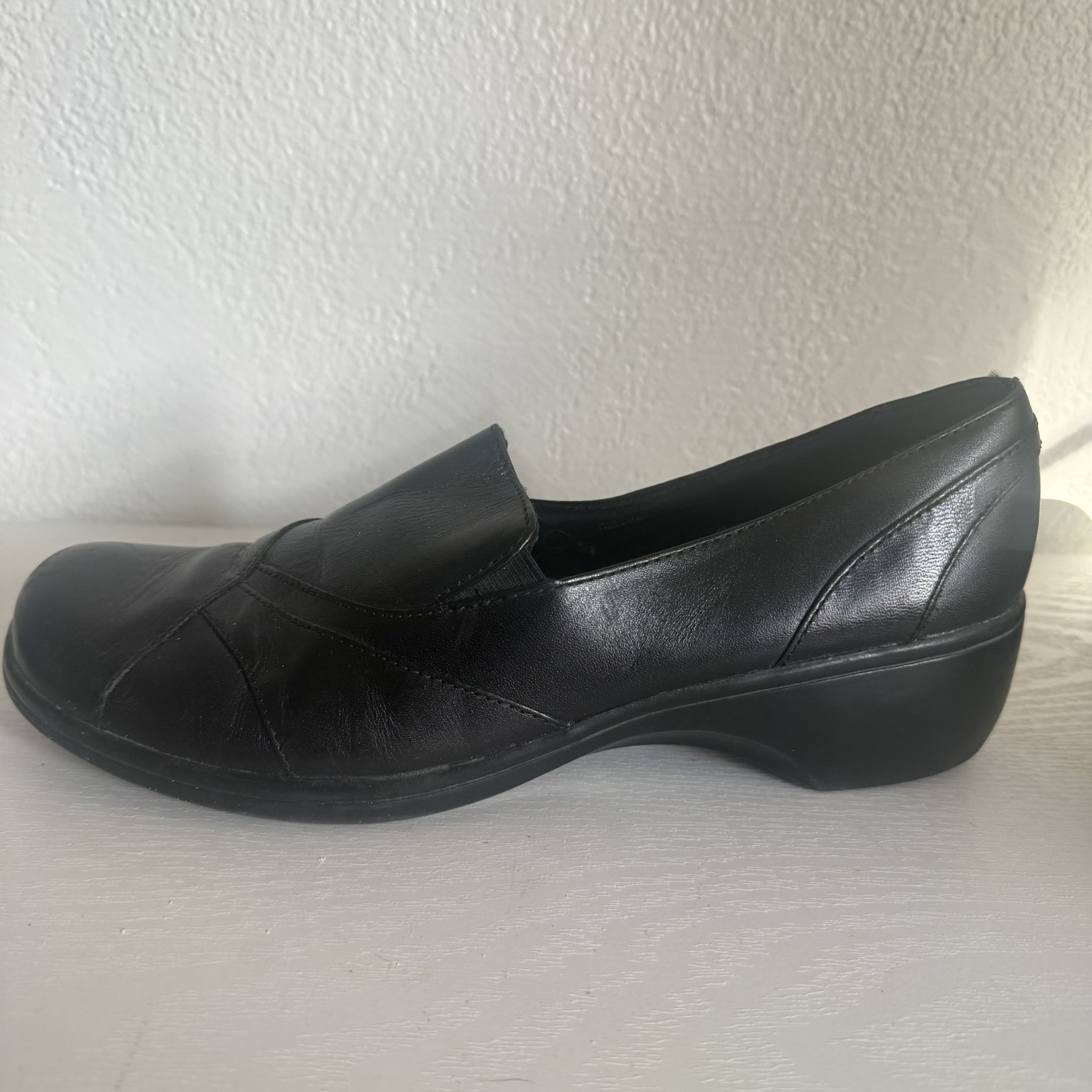 Clarks Blackberry Leather Slip On Loafer Comfort Shoes Black Women’s Size 11