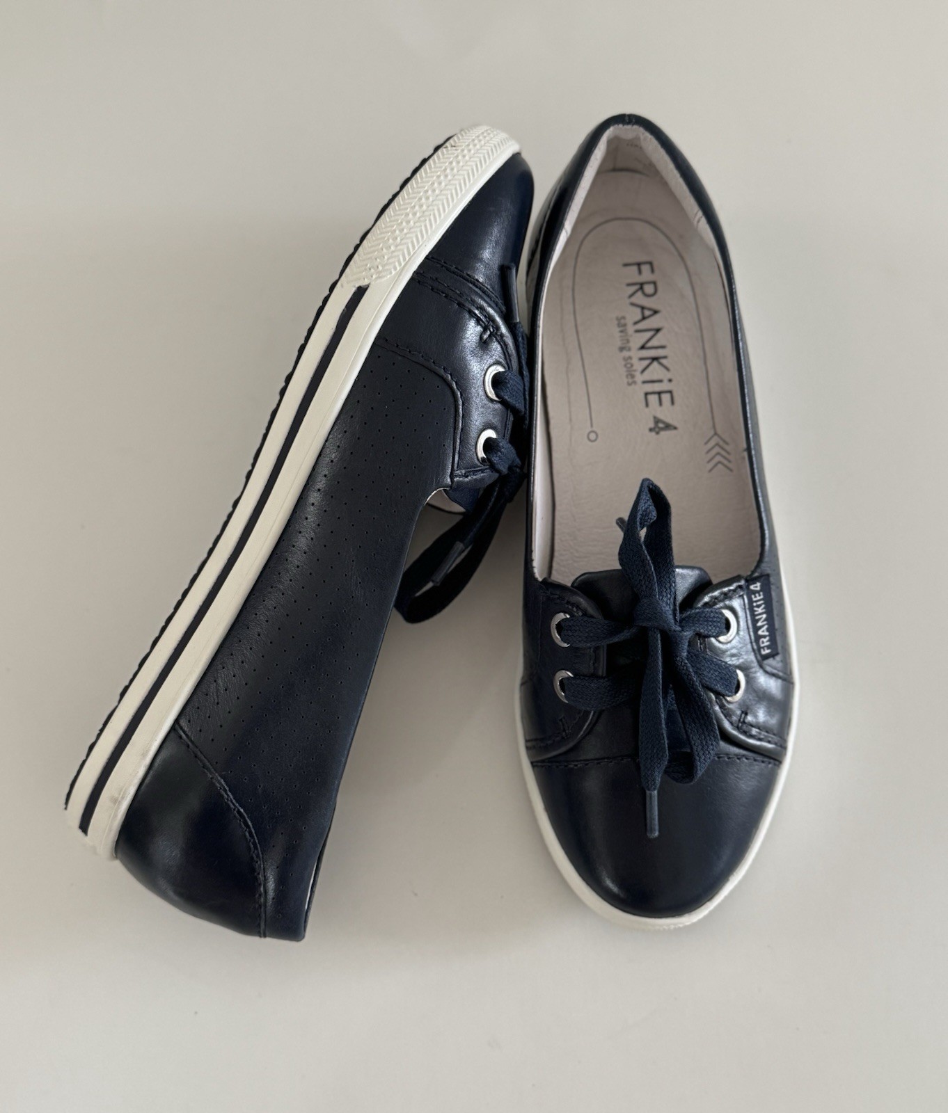 FRANKIE4 Hannah II| Navy Leather Soft Comfort Footbed Shoes Women’s Sz 5