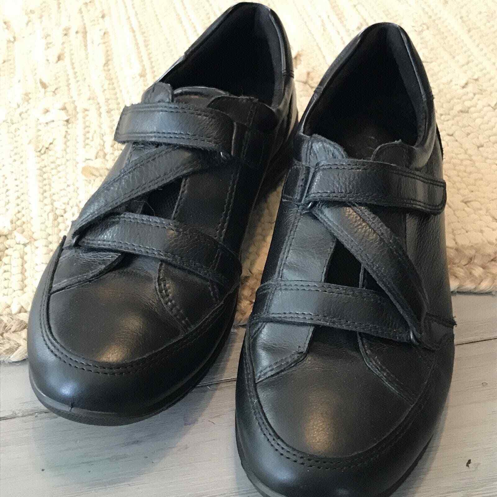 ECCO Oxford Sneaker Shoes Black Leather Hook And Loop Bicycle Toe Sz EU 39 8 8.5
