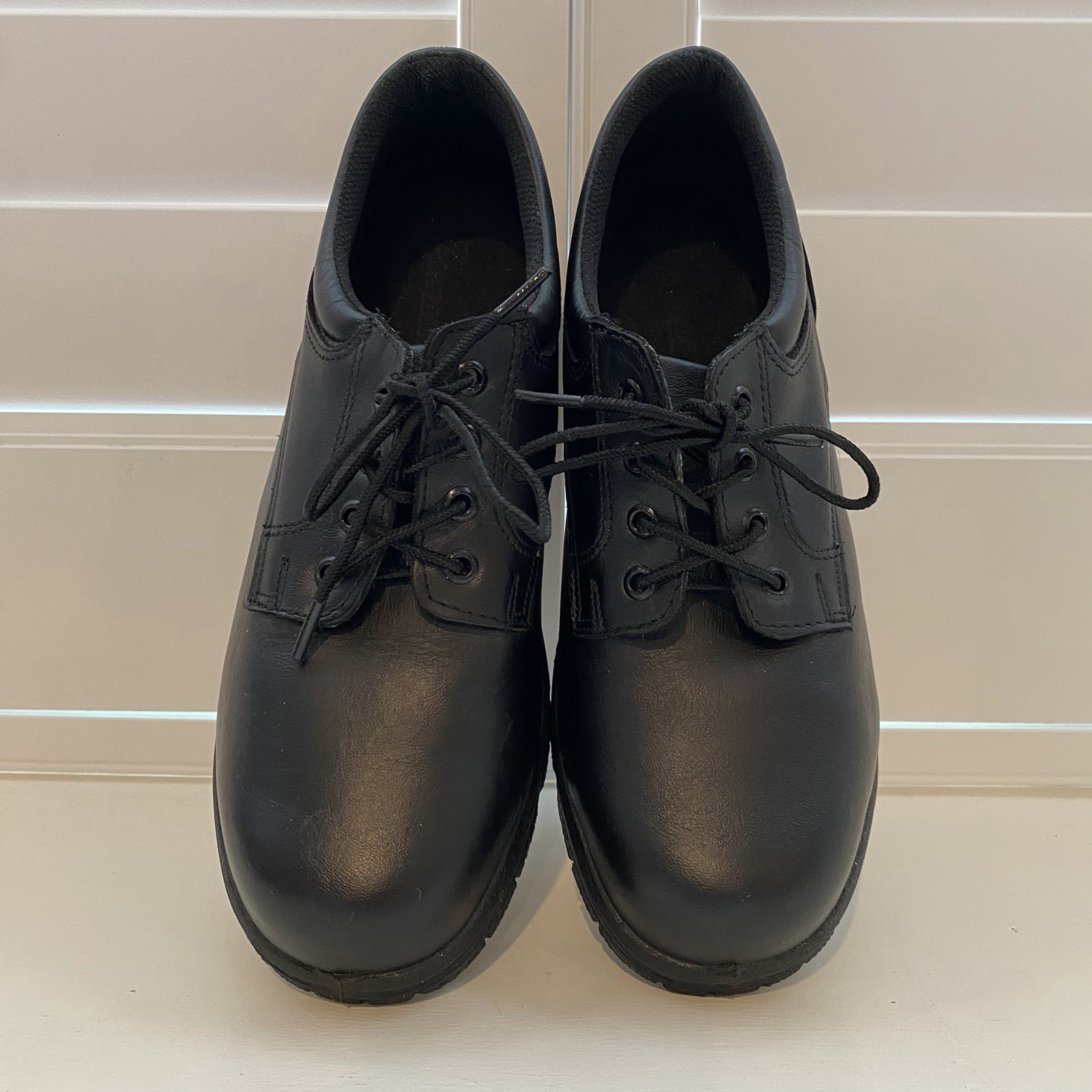 NWOT Thorogood Women’s Soft Streets Series Slip Resistant Oxford Sneaker Size 8