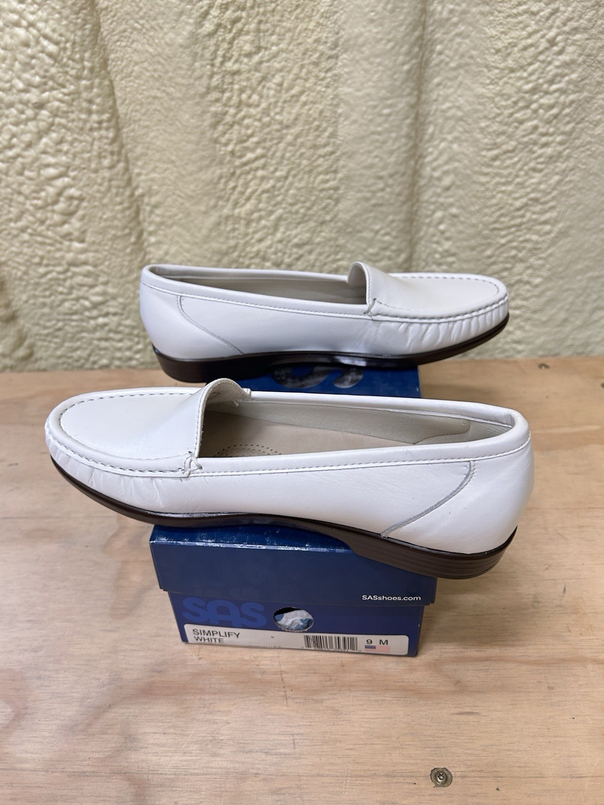 SAS 1550-001 Simplify White Pearl Bone Sz 9 M Women’s NEW IN BOX Made In USA
