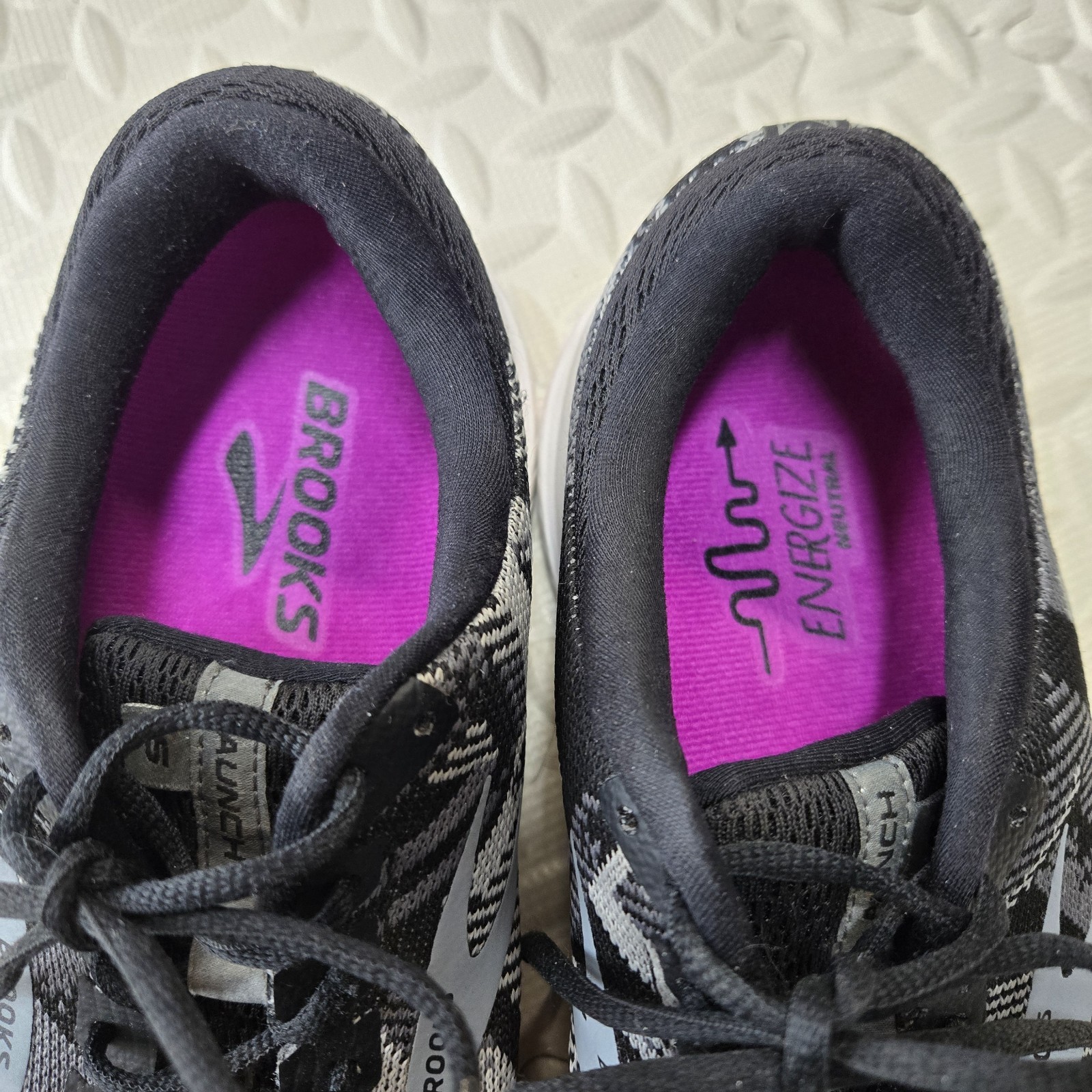Brooks Running Shoes Womens 9.5 Launch 6 Black Gray Geometric Athleisure Comfort