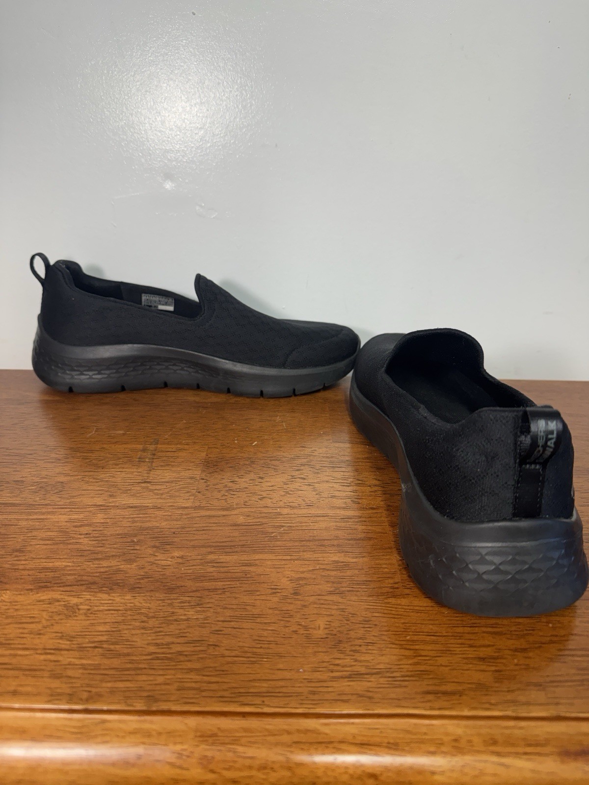 Skechers GOwalk Slip On Walking Shoes Womens 8.5 Black Memory Foam Comfort