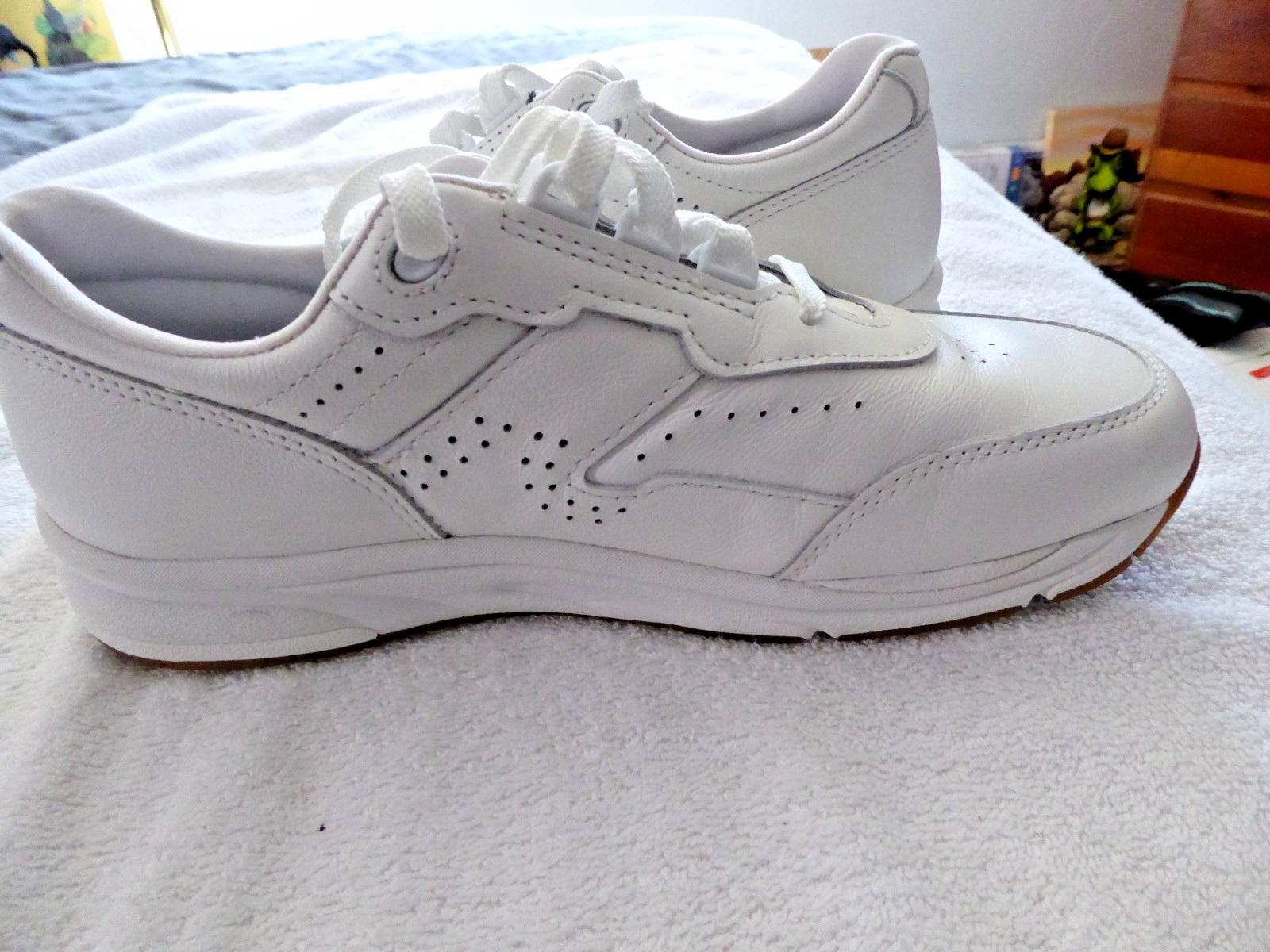 SAS Women’s White Tour II Lace Up Walking Sneakers, Size 10 Narrow Width