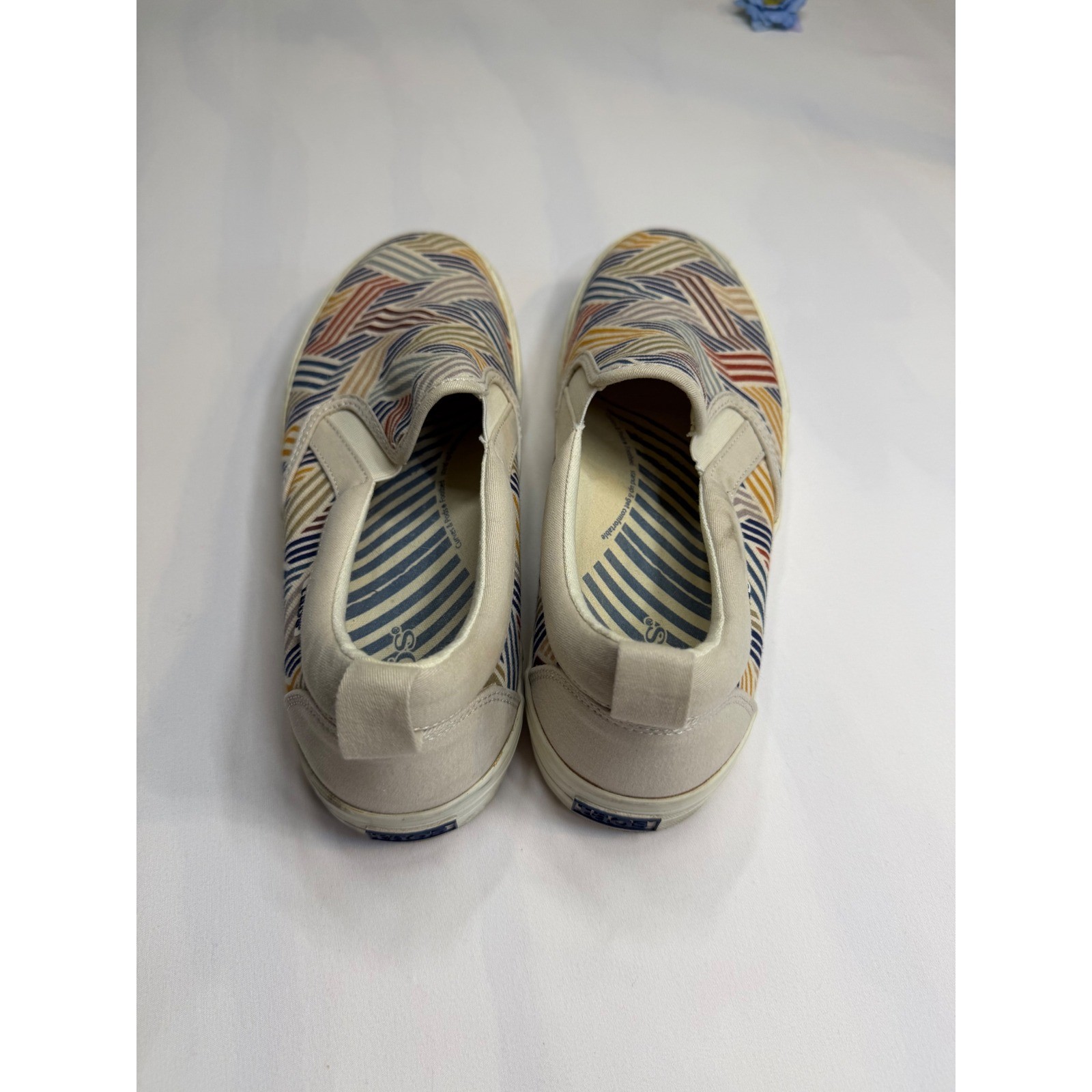 Taos Rubber Soul Slip On Sneakers Multi Color Geometric Canvas Womens 8.5