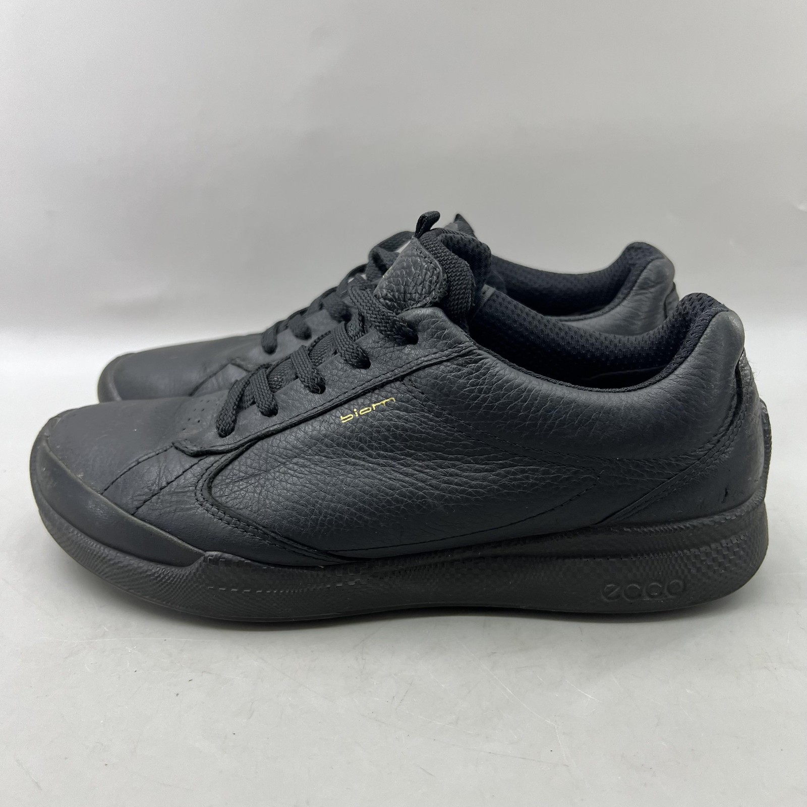 Ecco Golf Biom Hybrid Shoes Women Size 7 7.5 Black Leather Spikeless Sneakers