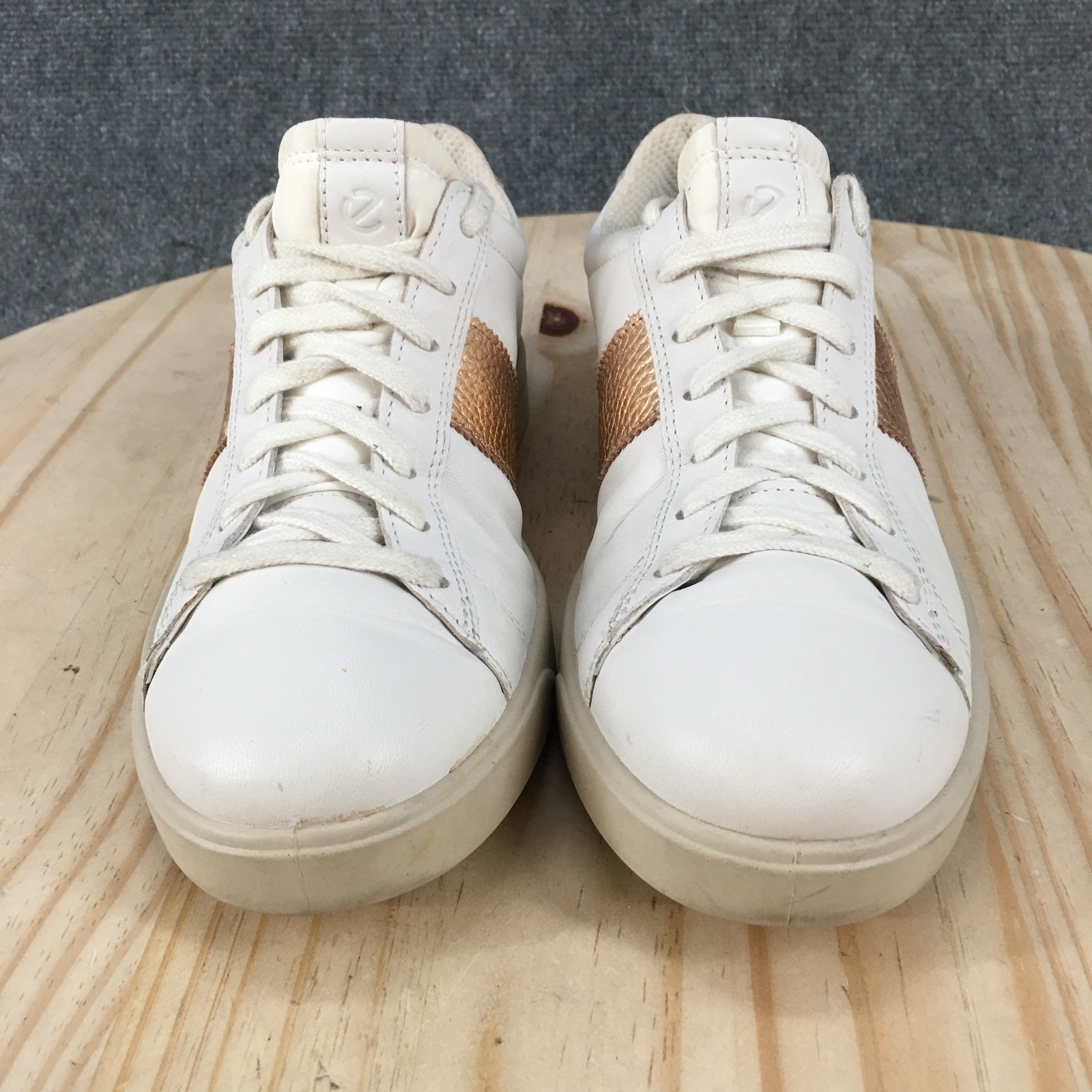 ECCO Street Lite Shoes Womens 8-8.5 Lace Up Retro Style Sneakers White Leather