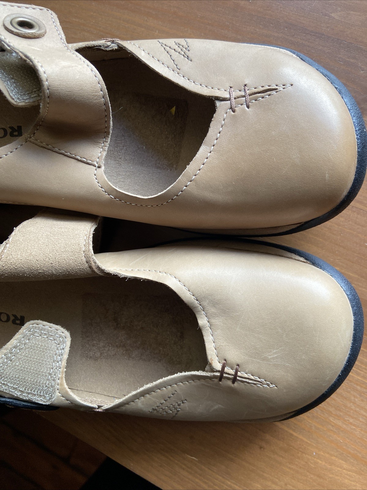 Romika Beige Leather Mary Jane Cassie Comfort Sz 9 ( 40) New, Discolouration