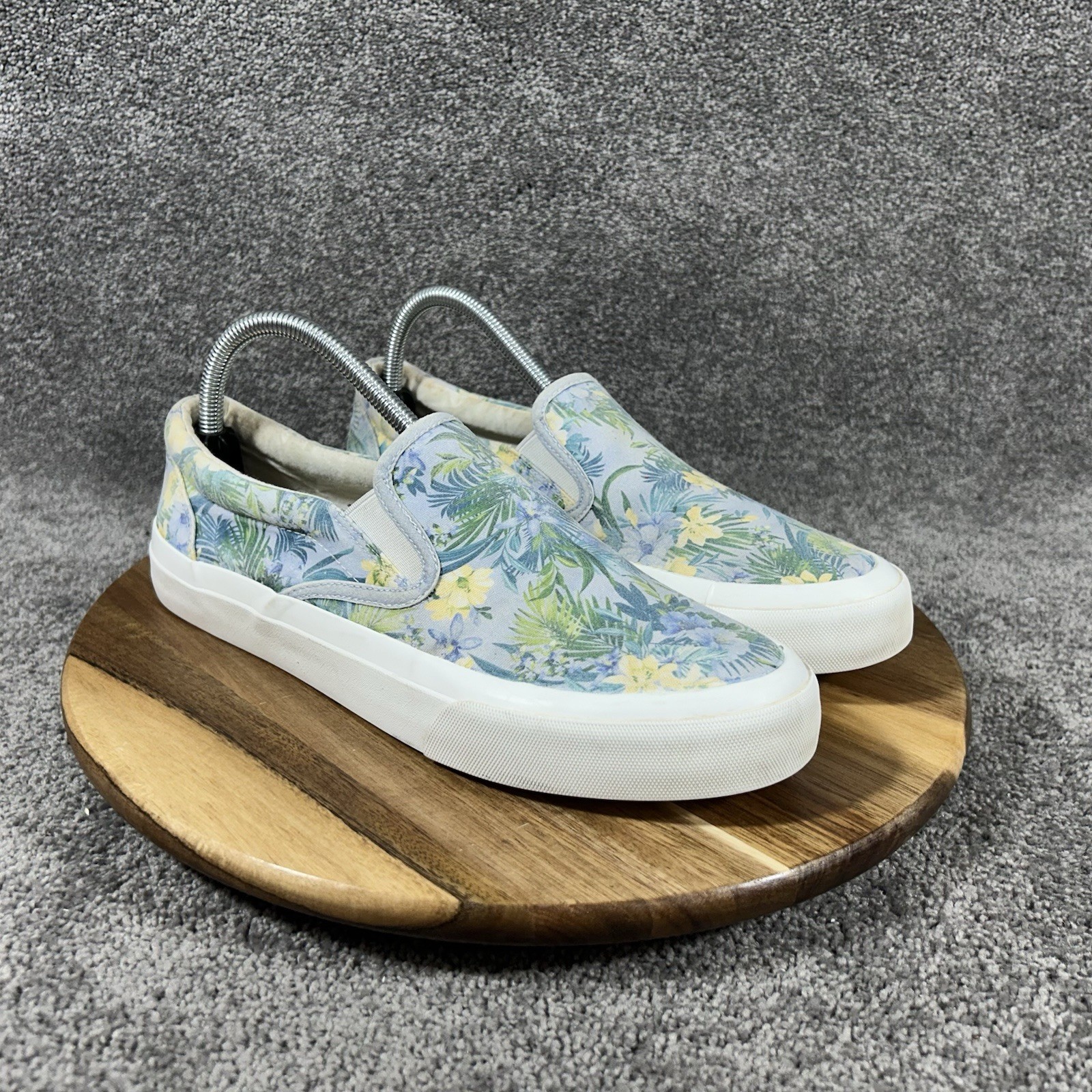 Tommy Bahama Ferris Women’s Sz 9.5 Light Blue Floral Tropical Slip On Shoes Used