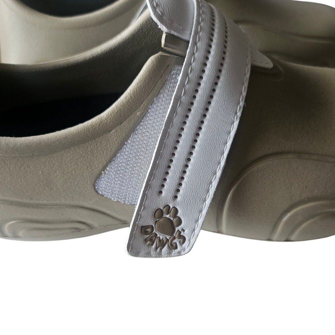 Dawgs Women’s Ultralite Golf Shoes Tan White Size 6 NWT Athleisure Golfcore