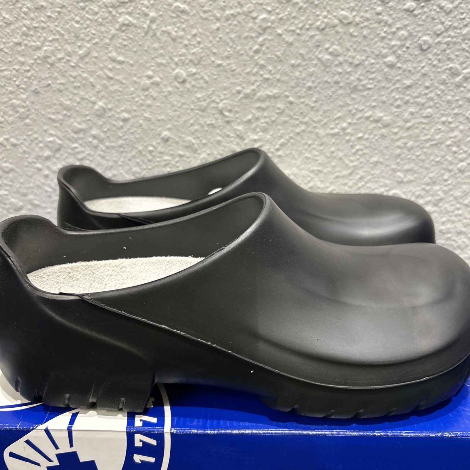 Birkenstock A640 Steel Toe Polyurethane – Black Clogs Men’s EU 37 US W6 M4