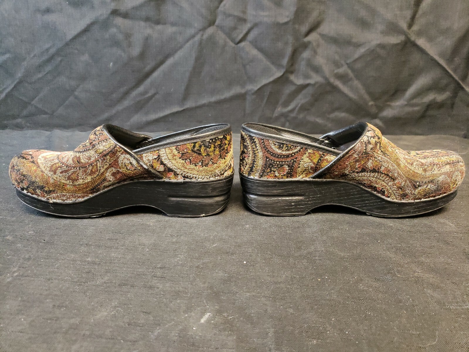 Dansko Comfort Clogs Sz 38 Medical/Nursing Vegan sparkly Tapestry cloth shoes