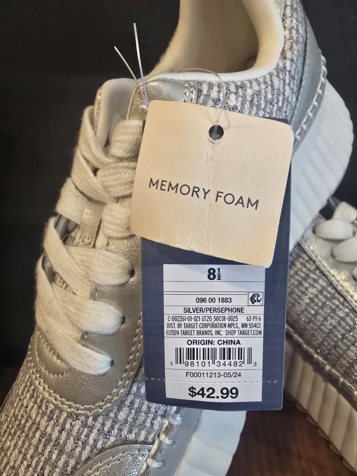 Universal Thread Womens Silver Persephone Sneakers Memory Foam Sz 8.5 New w Tags