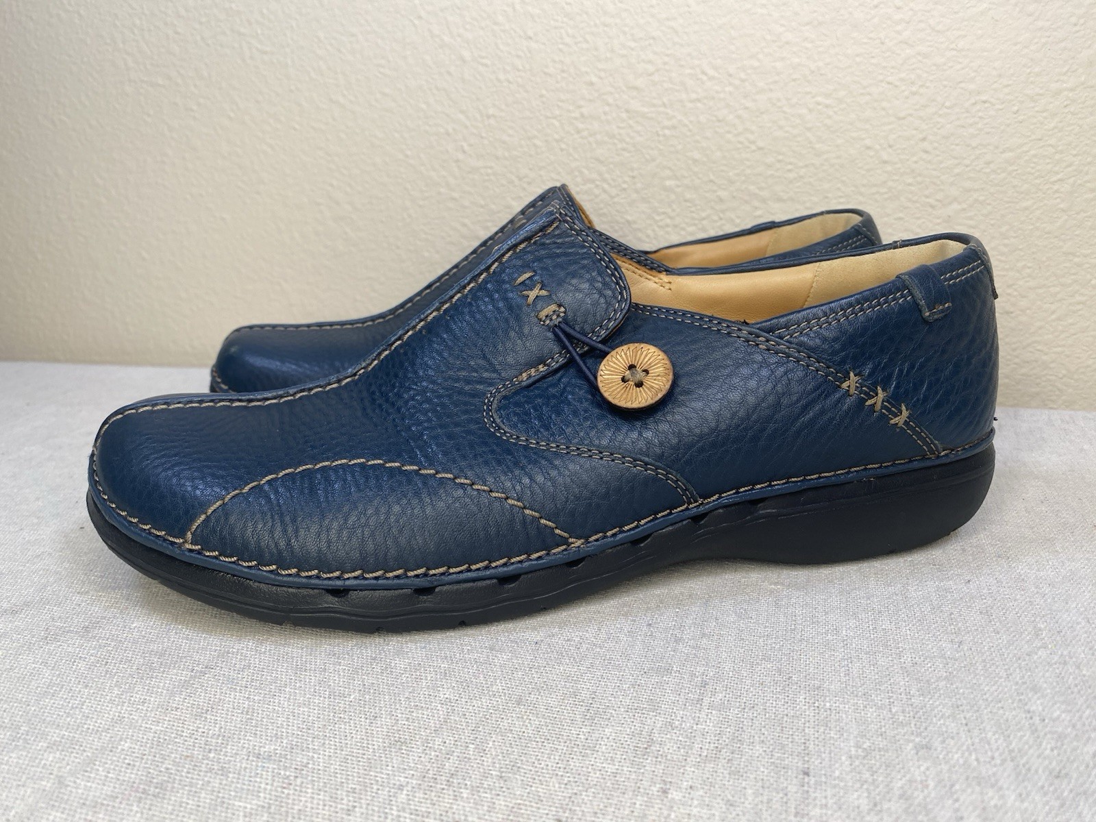 Clarks Unstructured Un.Loop Blue Leather Womens 9 US/40EU Slip-On Comfort Shoes
