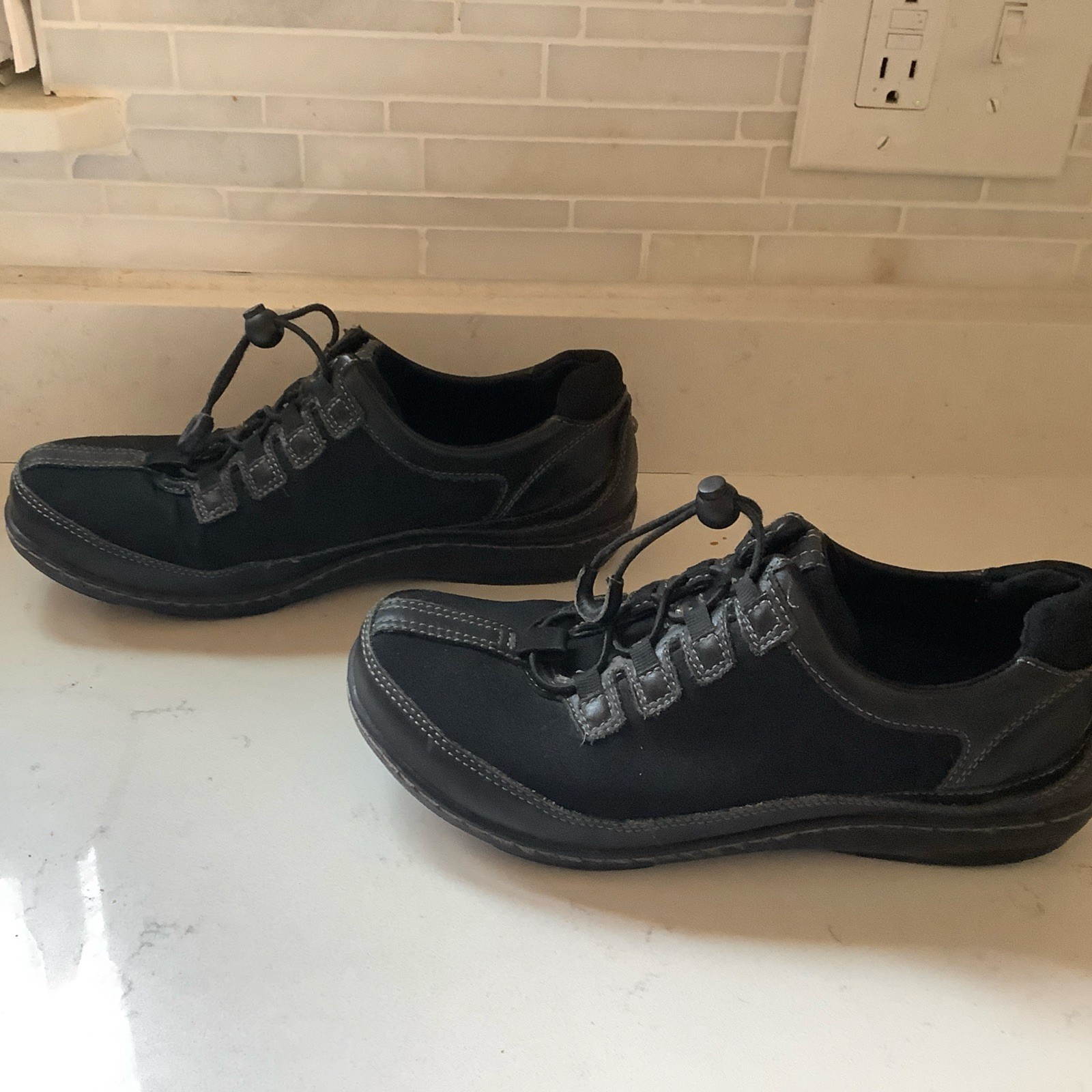Aetrex – Crystal Black Leather Bungee Women Oxford – Blackberry Sz 7.5 Wide EUC!