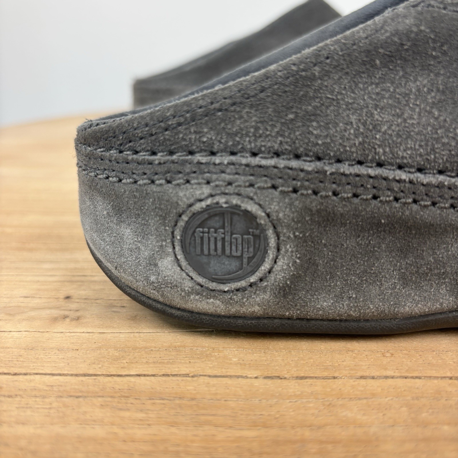 FitFlop Clogs Womens 8 Suede Slip On Mules Shoe Gray Walking Work Out Comfort