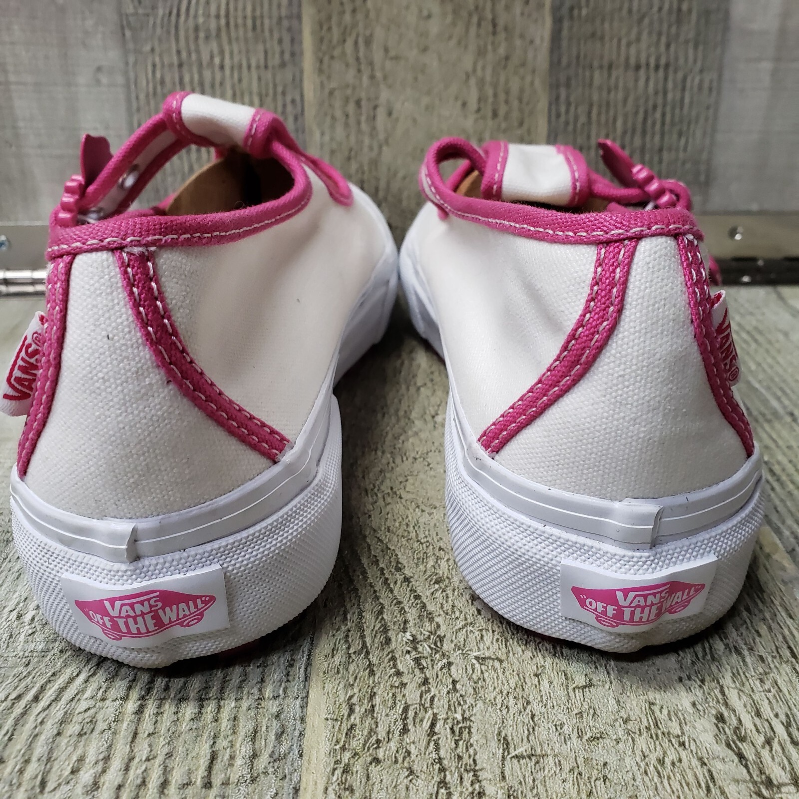Vans x Barbie™ Style 93 DX Mary Jane Skate Shoe – White Womens 8 Excellent Cond.