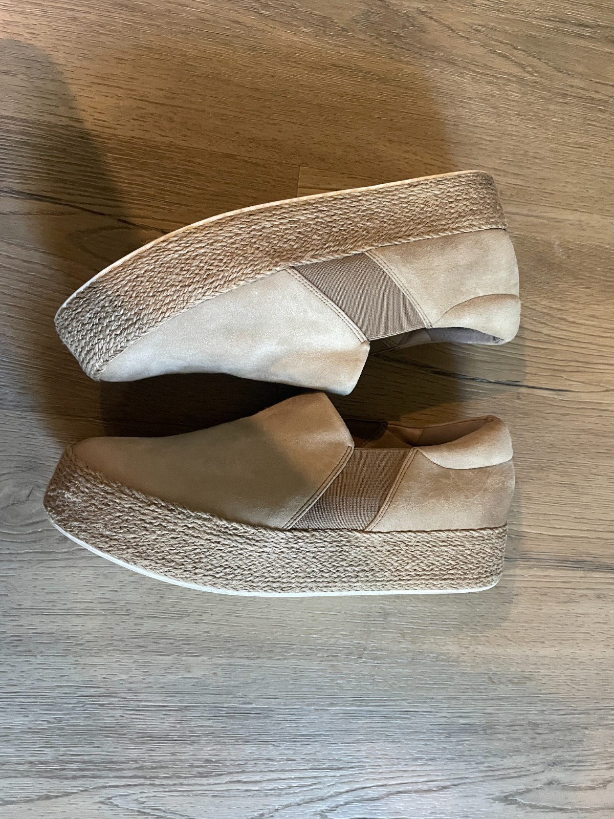 Vince Women’s Wilden Suede Espadrille Tan Slip-on Sneaker Platform 9.5