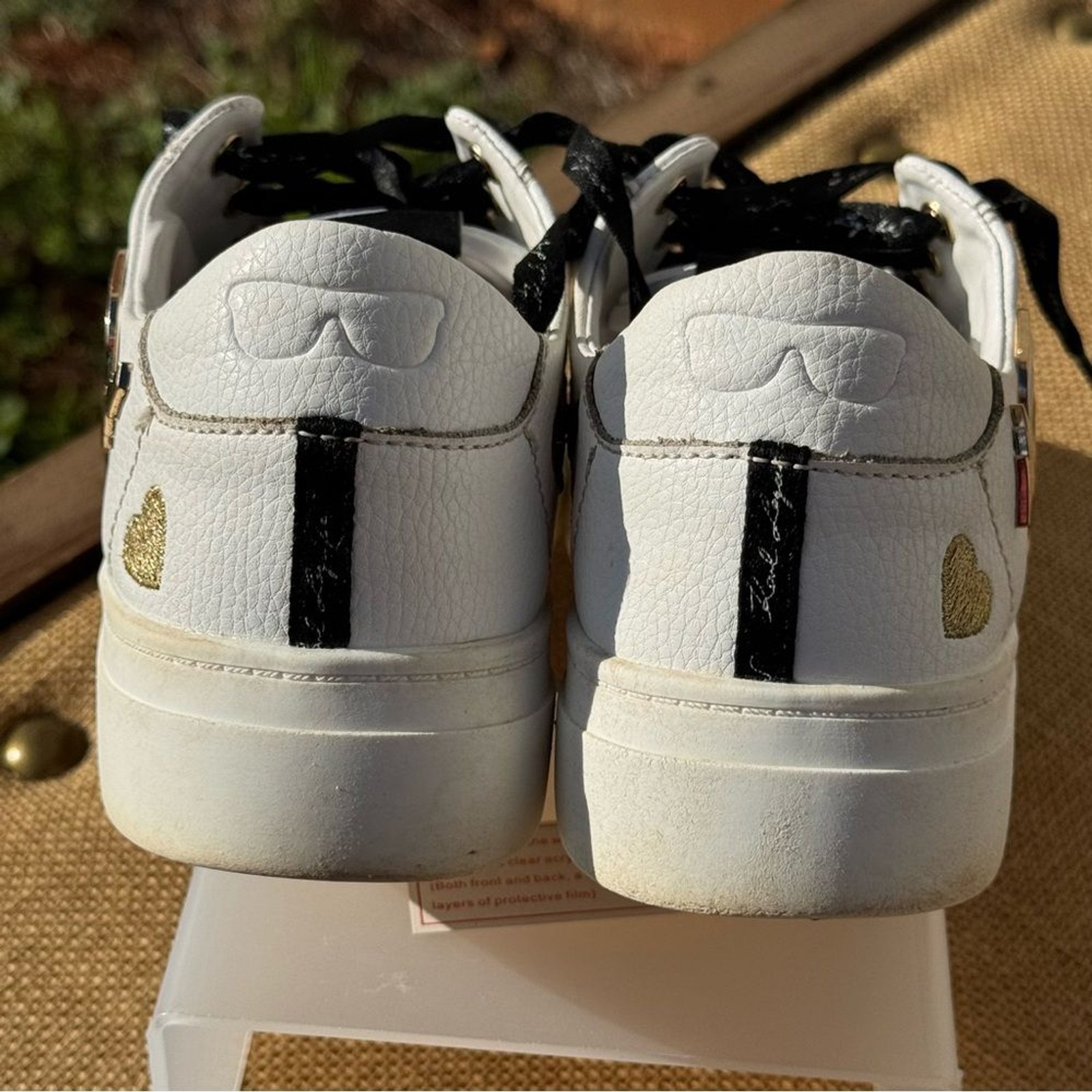 Karl Lagerfeld Paris Cate Pins Sneakers White Leather Heart Pins Charm Women 6M