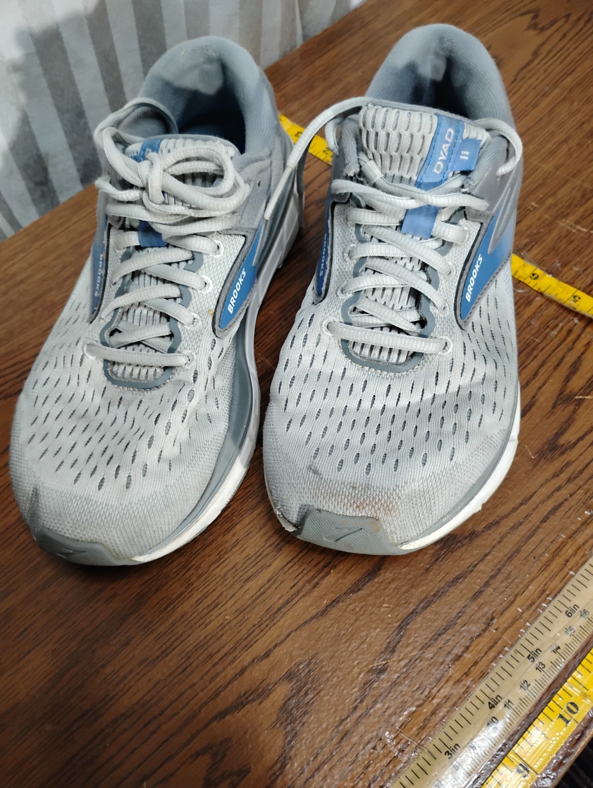 Brooks Dyad 11 Running Sneakers Womens Sz 8 Extra Wide EE Gray Athletic Shoes