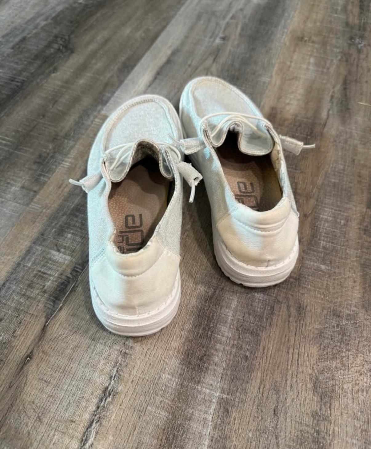 Hey Dude Wendy Stretch Sparkle Shoes woman’s size 7
