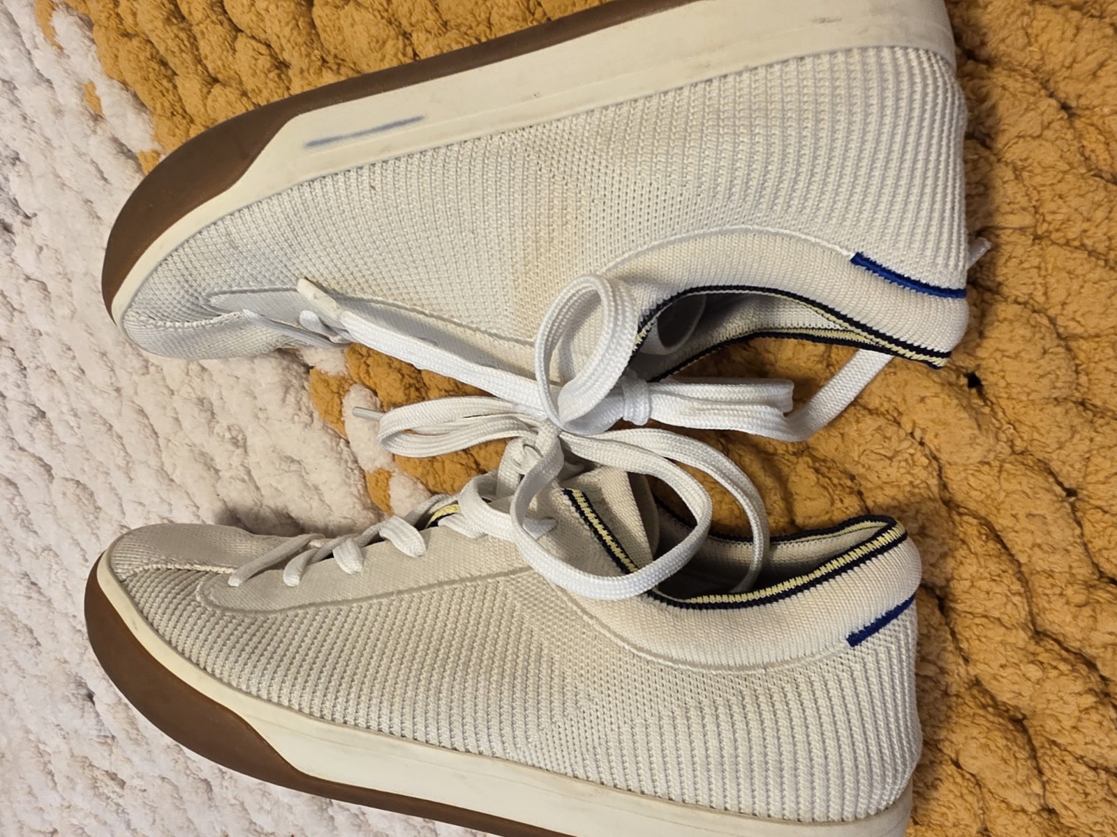 Rothys Womens Blonde Size 8 Cream Lace Up Round Toe Low Top Sneakers