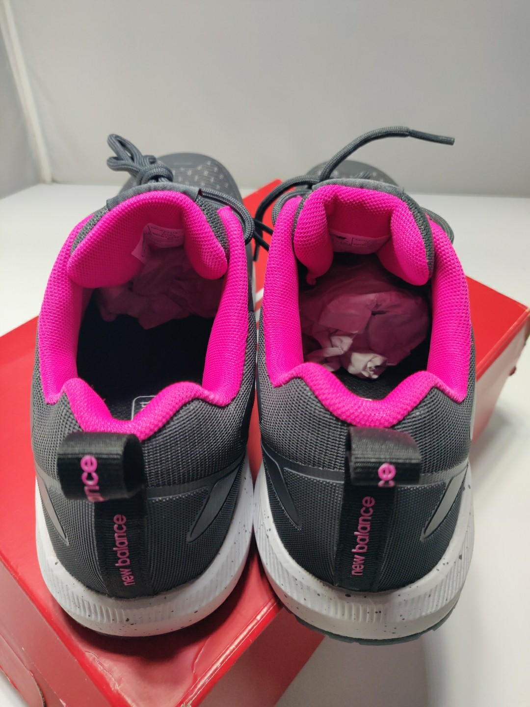 New Balance Logic Womens Work Shoe Sz 9 B Gray Pink Composite Safety Toe Sneaker